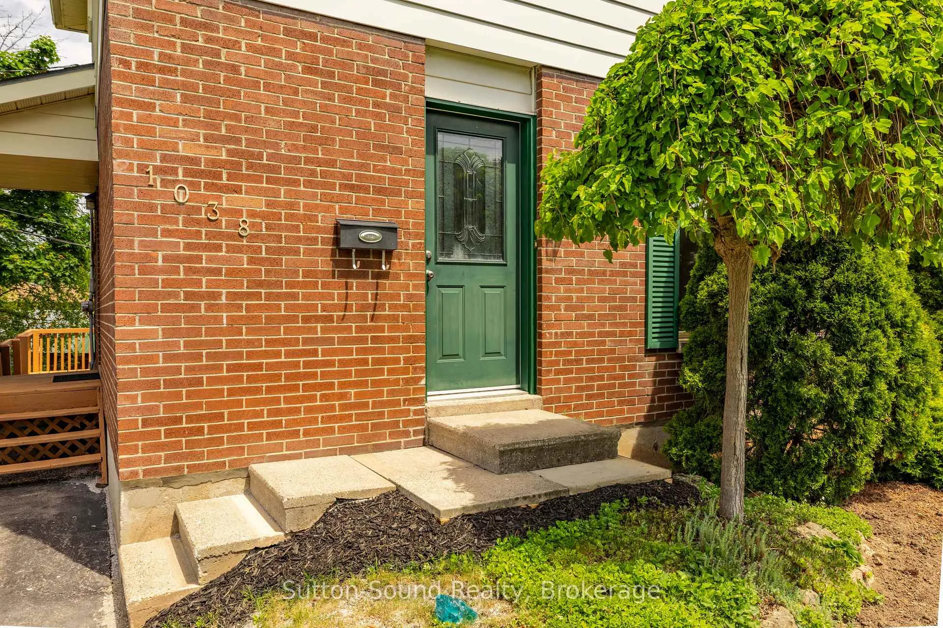 Photo 5 of 1038 11th Street E, Owen Sound — HOMEH