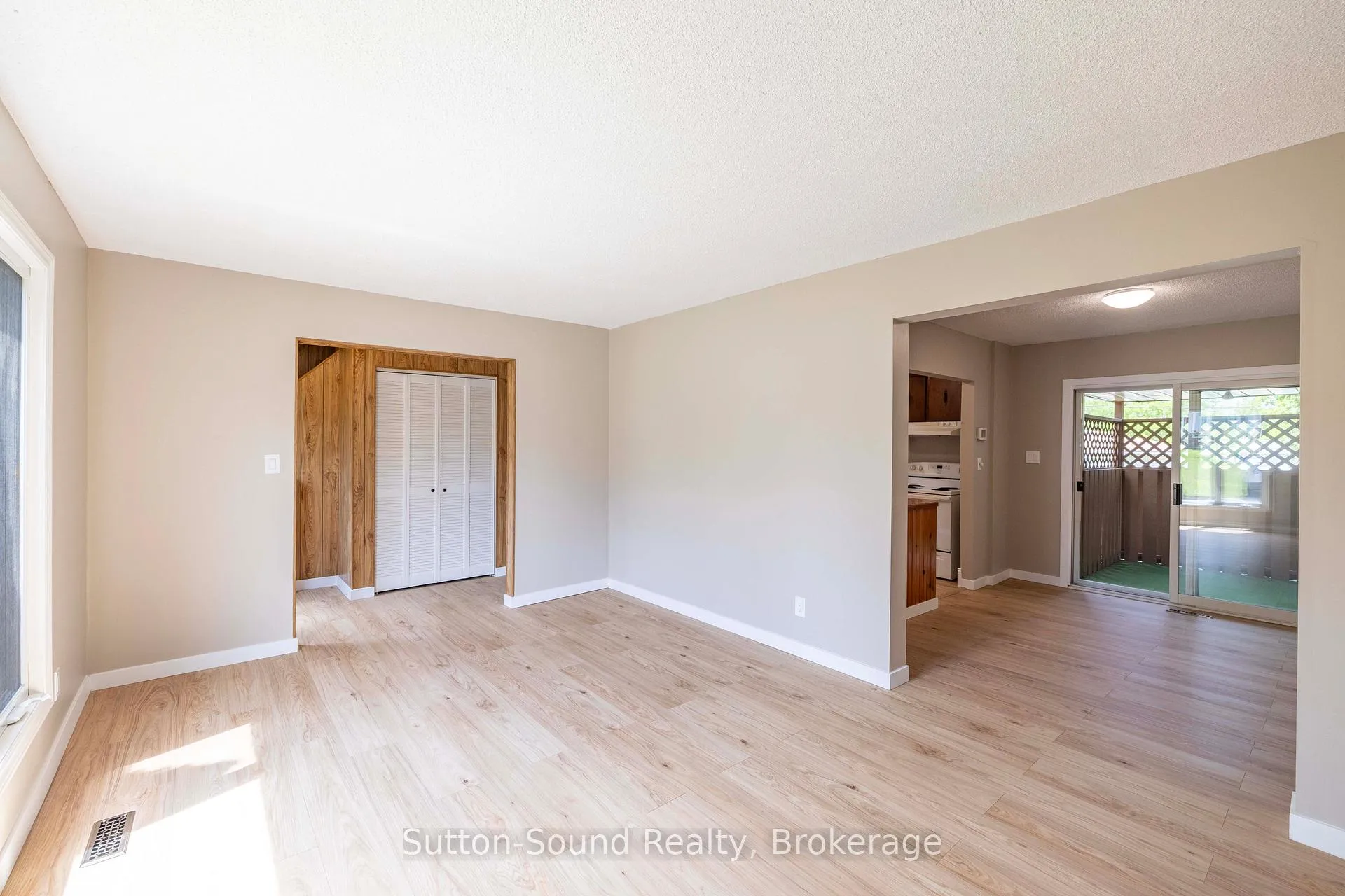 Photo 9 of 1038 11th Street E, Owen Sound — HOMEH