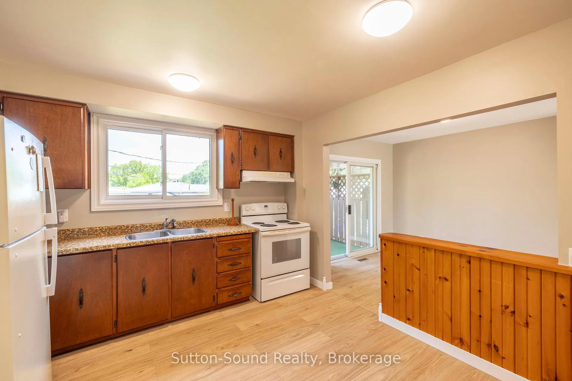 Photo 12 of 1038 11th Street E, Owen Sound — HOMEH