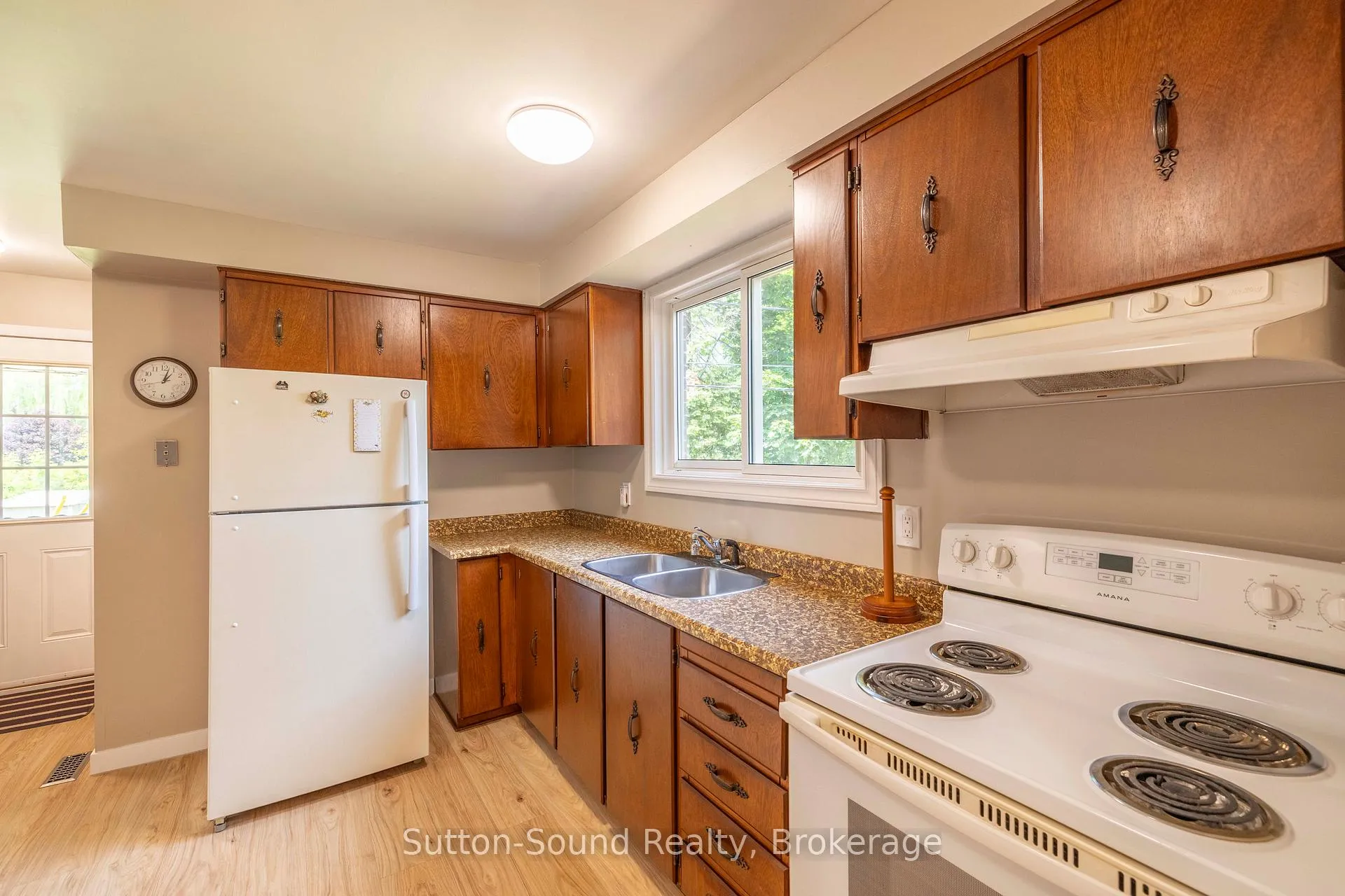 Photo 13 of 1038 11th Street E, Owen Sound — HOMEH
