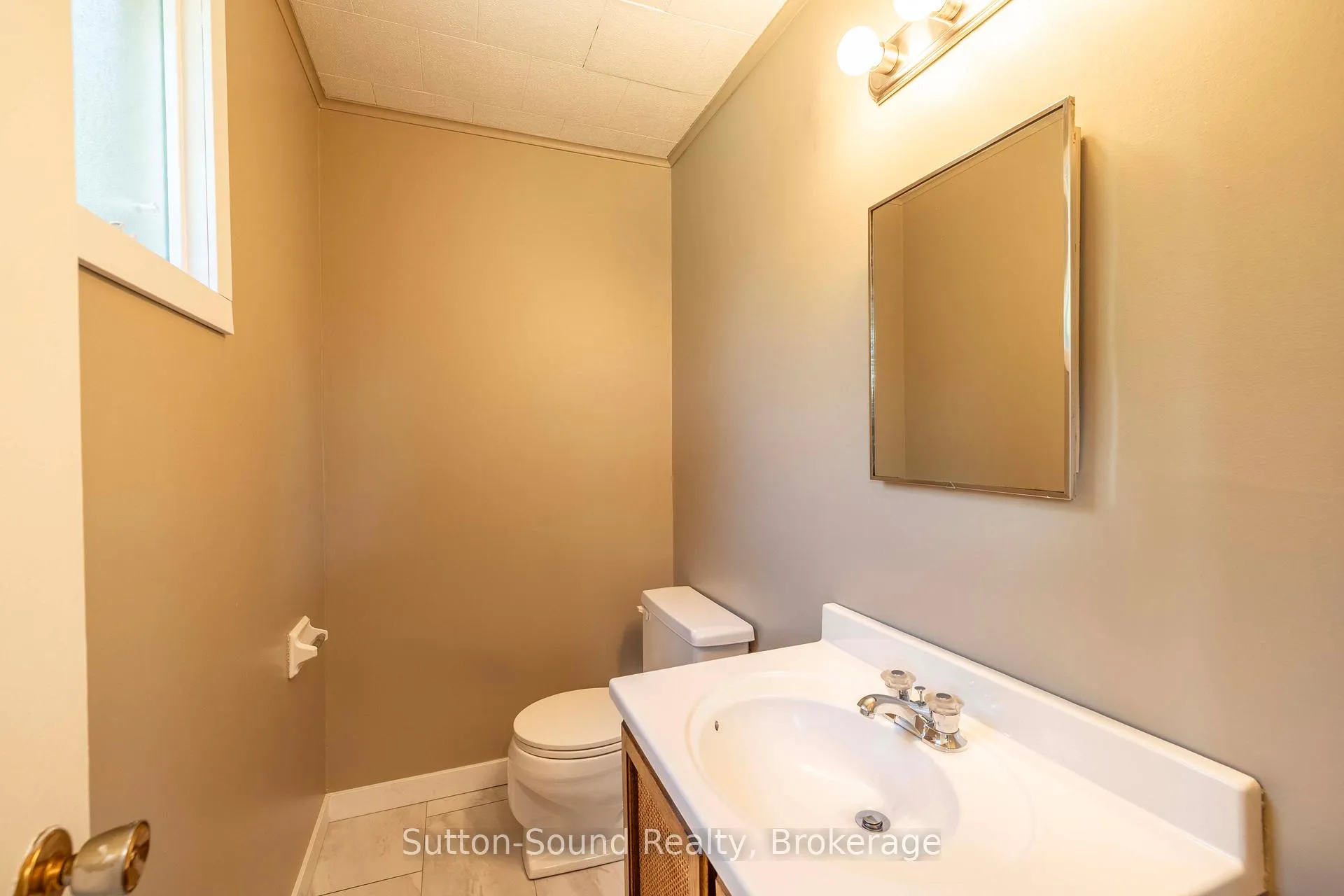 Photo 14 of 1038 11th Street E, Owen Sound — HOMEH