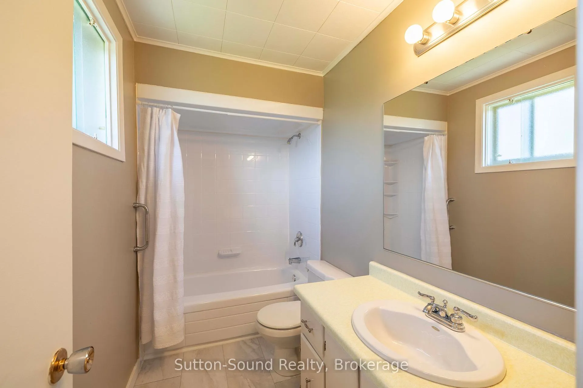 Photo 23 of 1038 11th Street E, Owen Sound — HOMEH