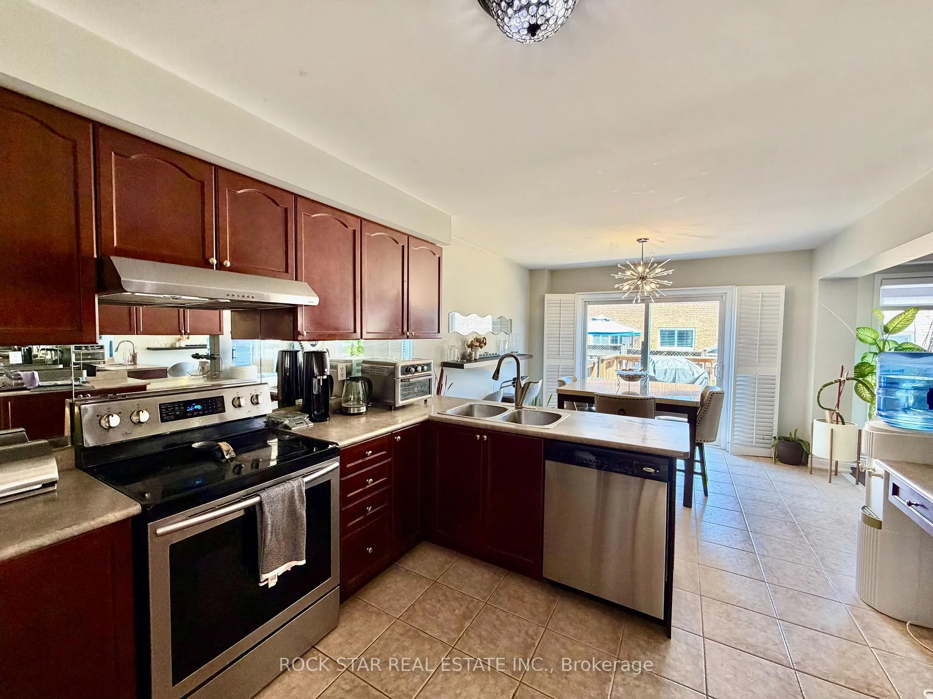 Photo 4 of 21 Trudelle Crescent, Brampton, Fletcher's Meadow — HOMEH