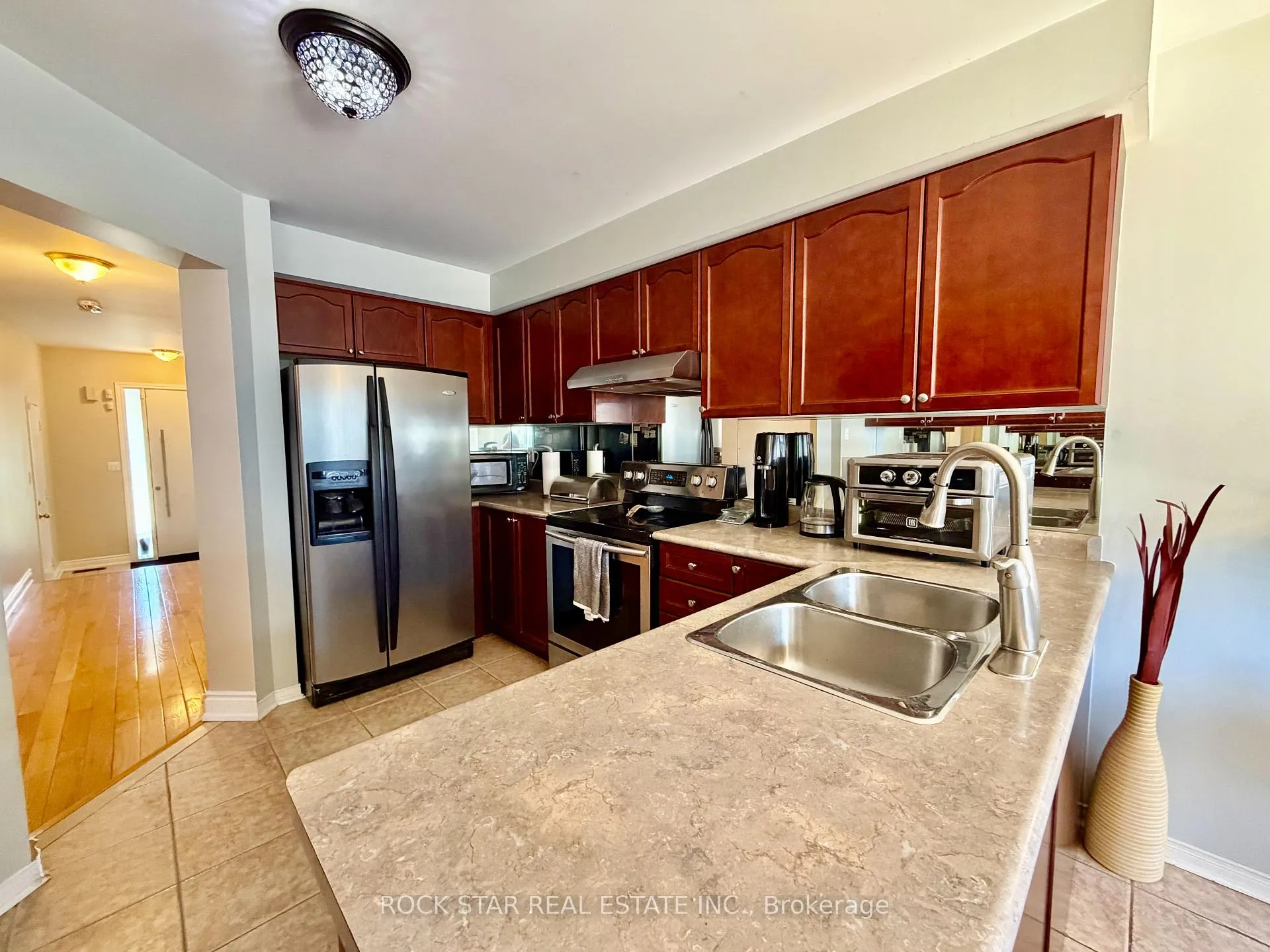 Photo 7 of 21 Trudelle Crescent, Brampton, Fletcher's Meadow — HOMEH
