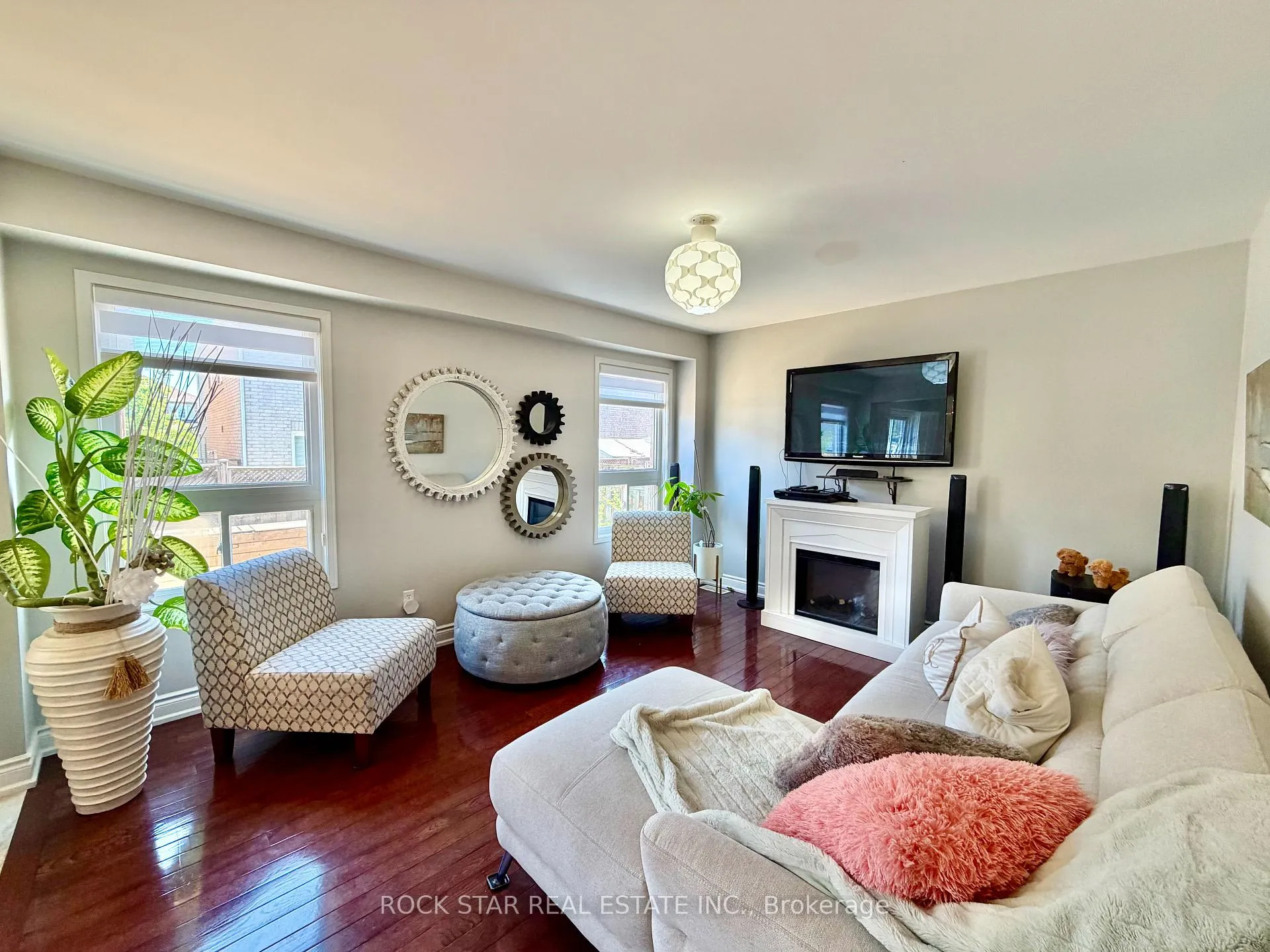 Photo 14 of 21 Trudelle Crescent, Brampton, Fletcher's Meadow — HOMEH