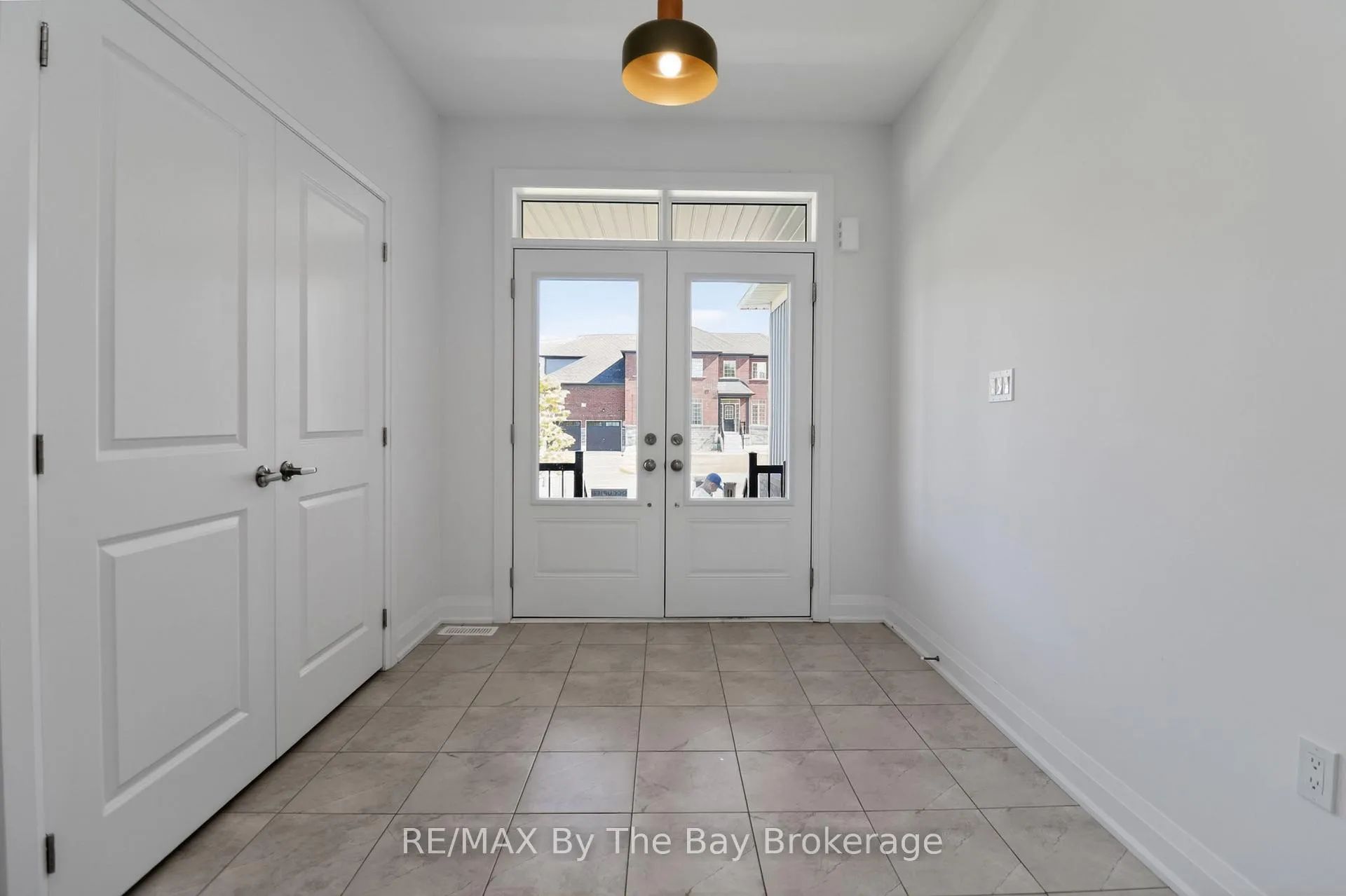 Photo 3 of 52 Amber Drive, Wasaga Beach — HOMEH