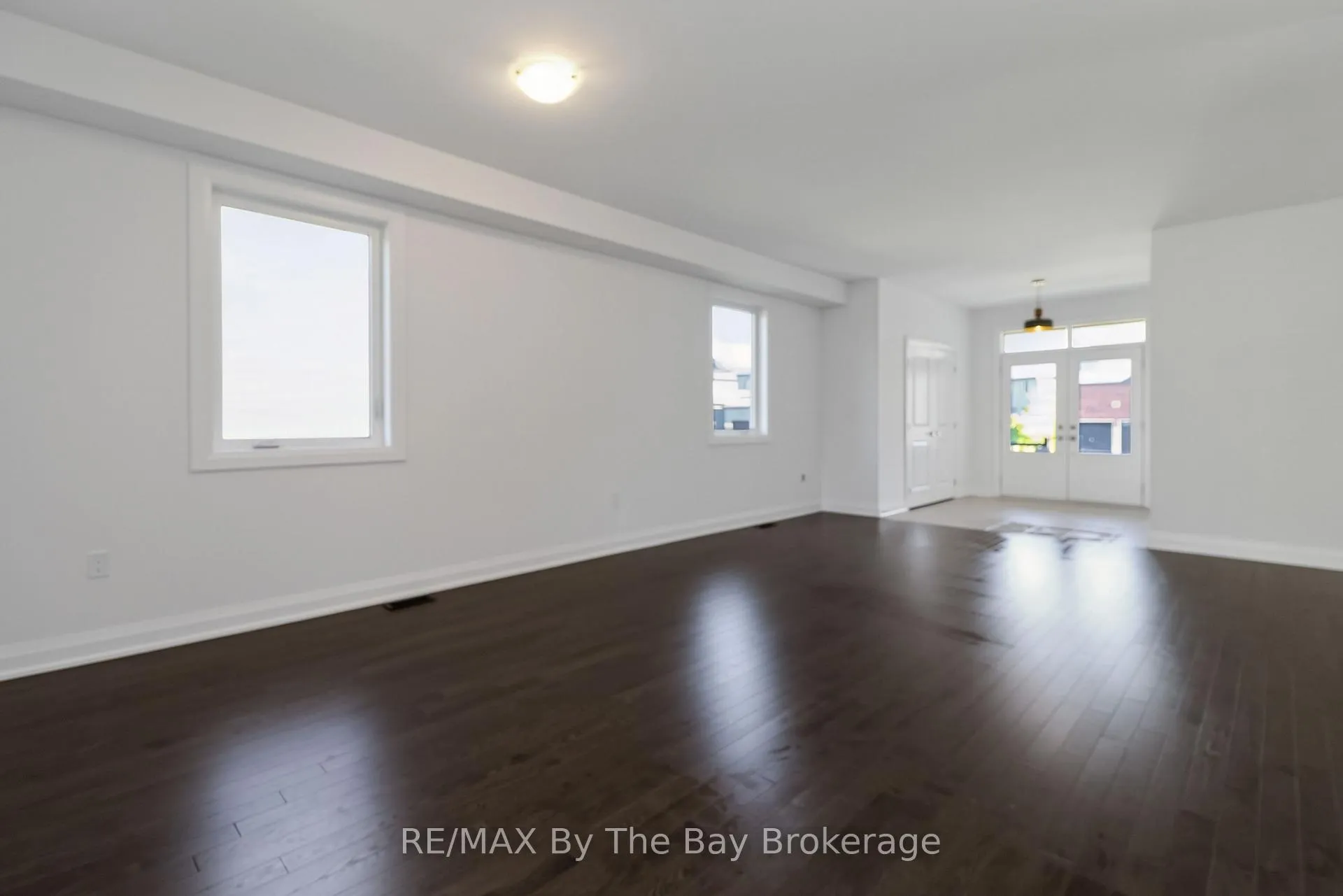 Photo 8 of 52 Amber Drive, Wasaga Beach — HOMEH