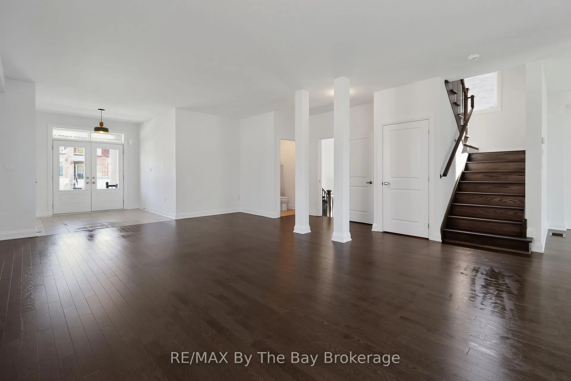 Photo 9 of 52 Amber Drive, Wasaga Beach — HOMEH