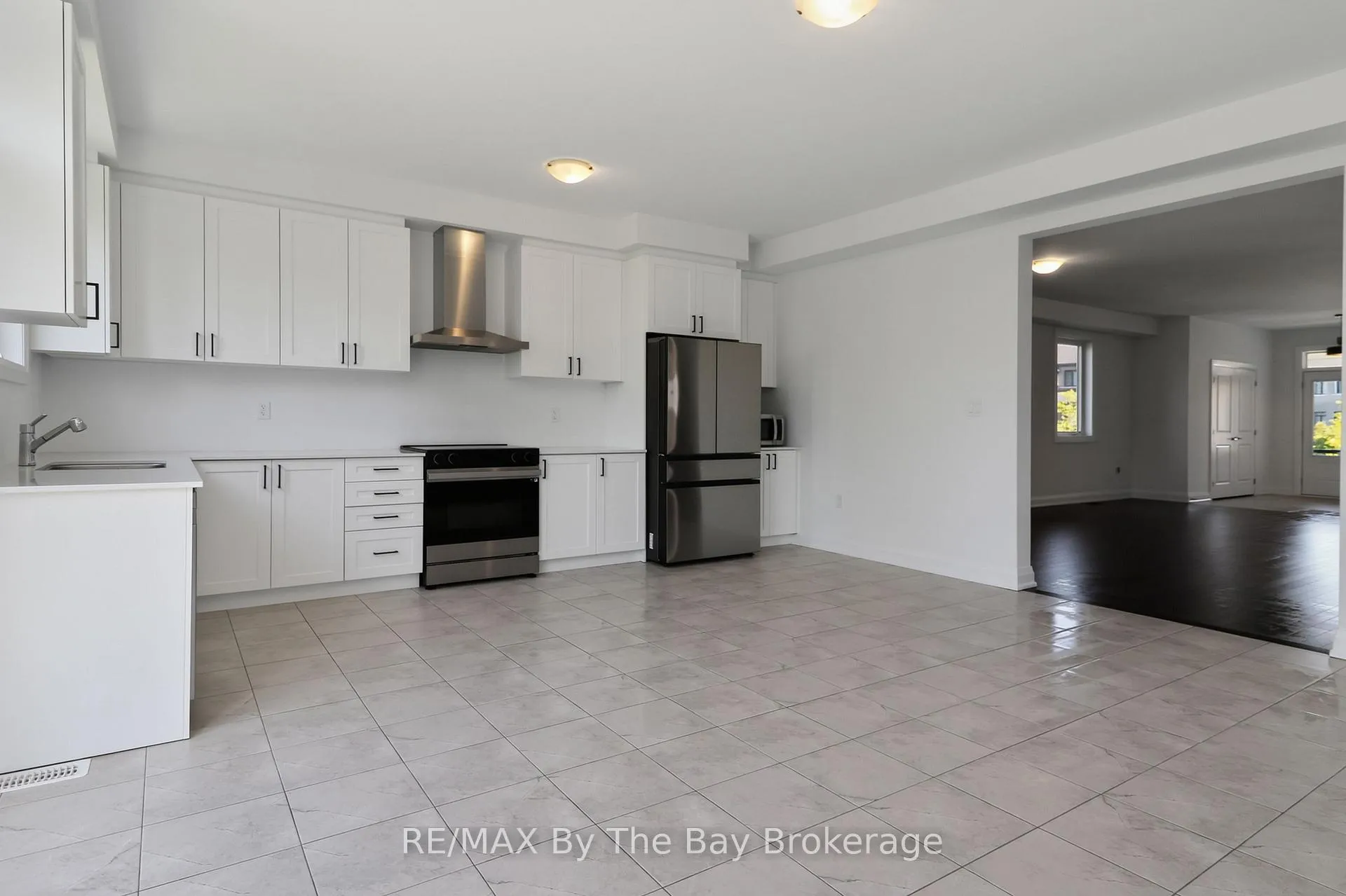 Photo 17 of 52 Amber Drive, Wasaga Beach — HOMEH