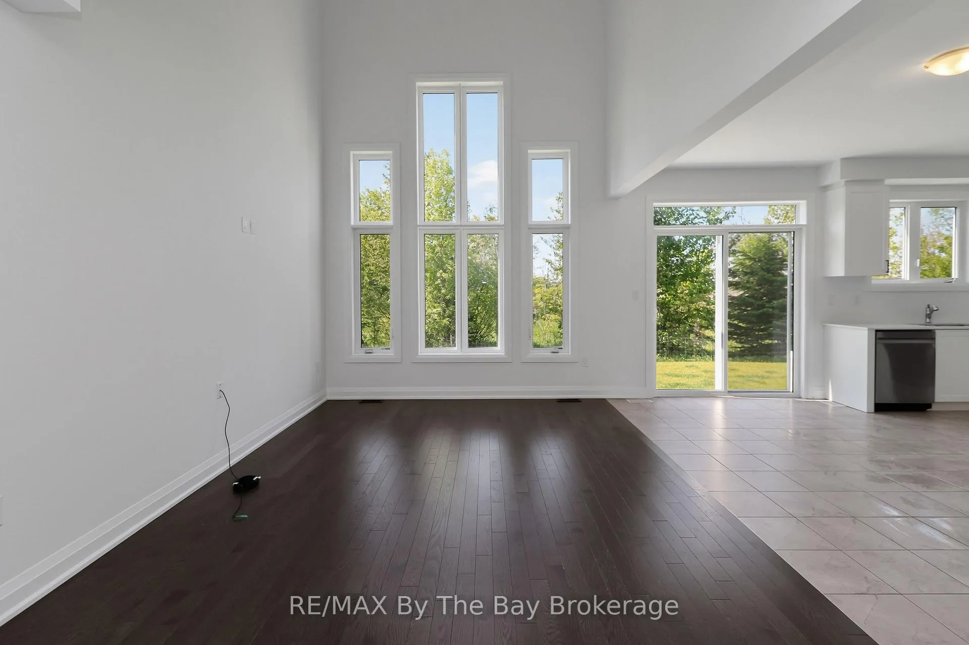Photo 24 of 52 Amber Drive, Wasaga Beach — HOMEH