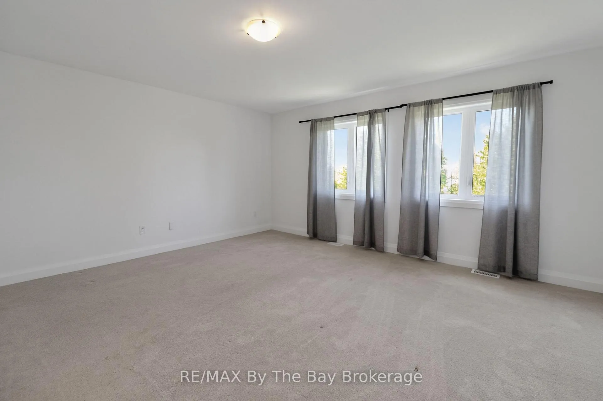 Photo 30 of 52 Amber Drive, Wasaga Beach — HOMEH