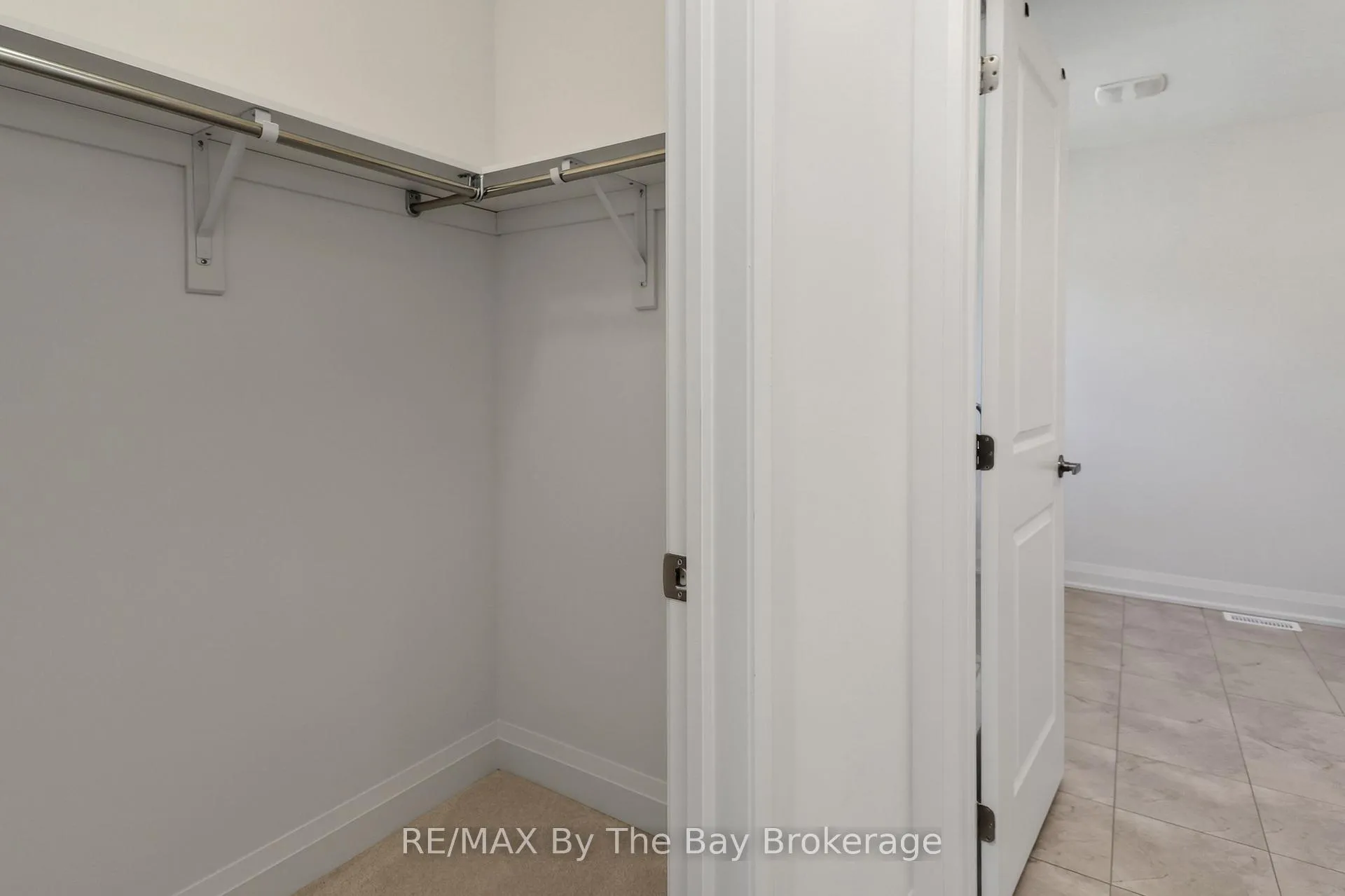 Photo 32 of 52 Amber Drive, Wasaga Beach — HOMEH
