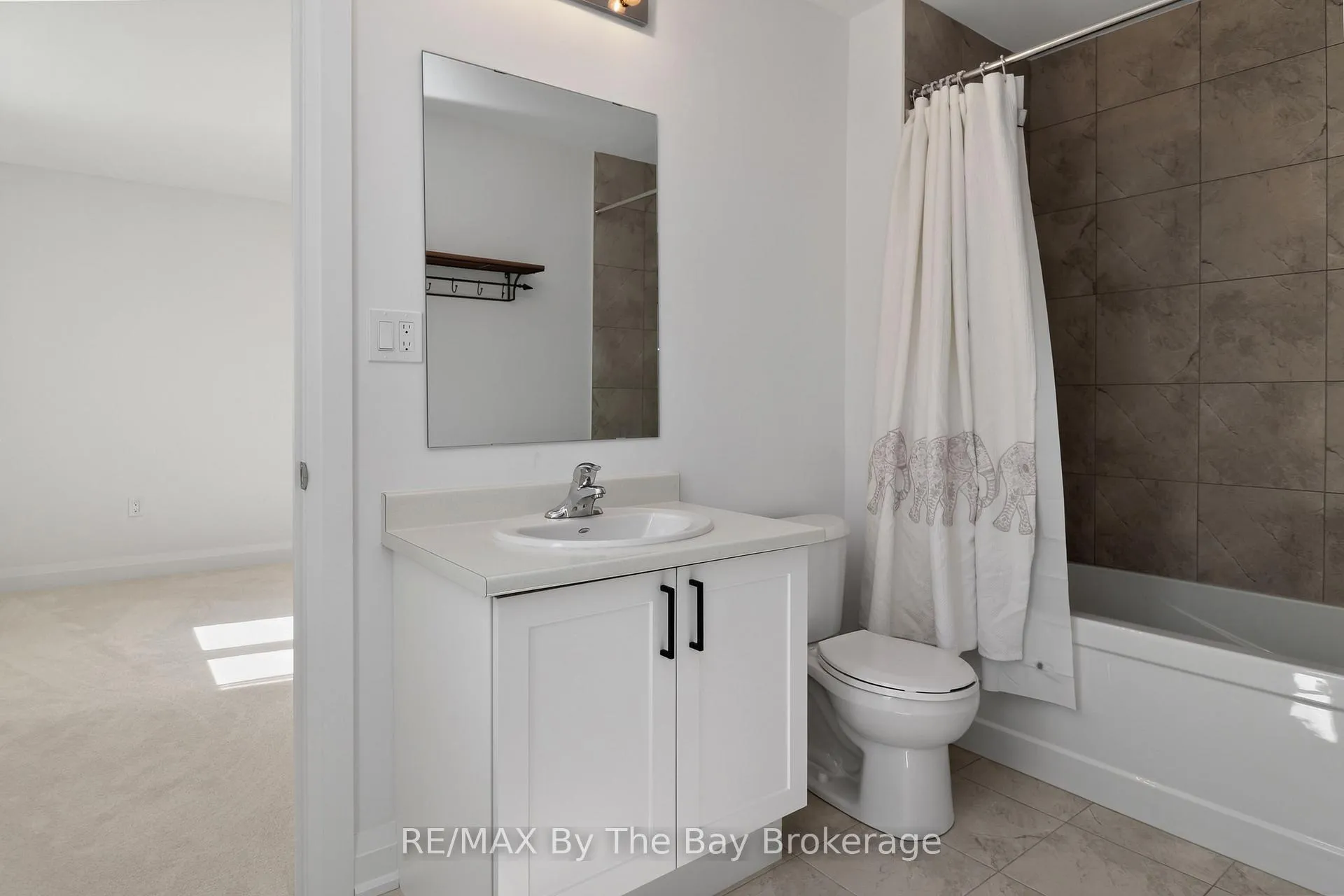 Photo 39 of 52 Amber Drive, Wasaga Beach — HOMEH