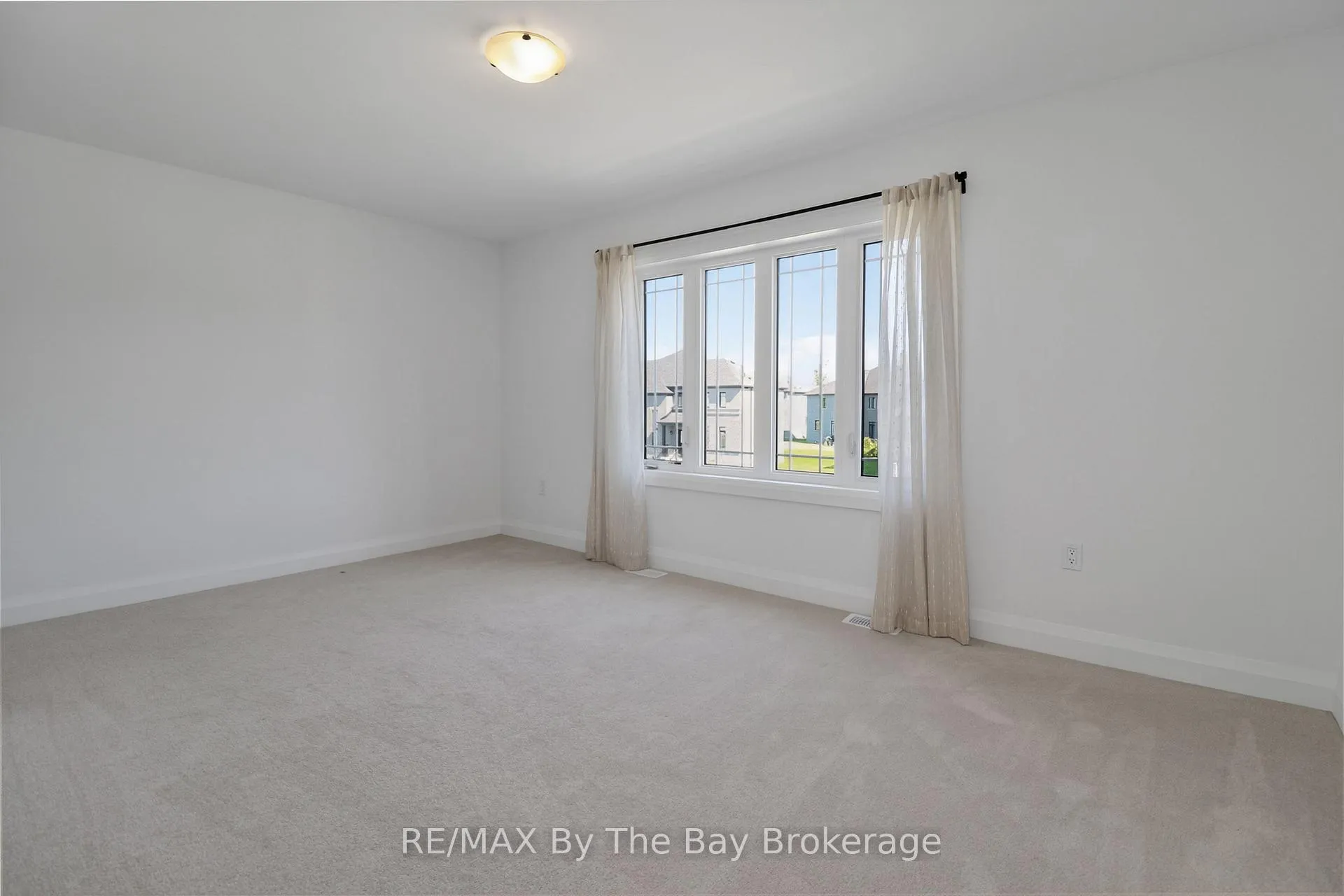 Photo 40 of 52 Amber Drive, Wasaga Beach — HOMEH