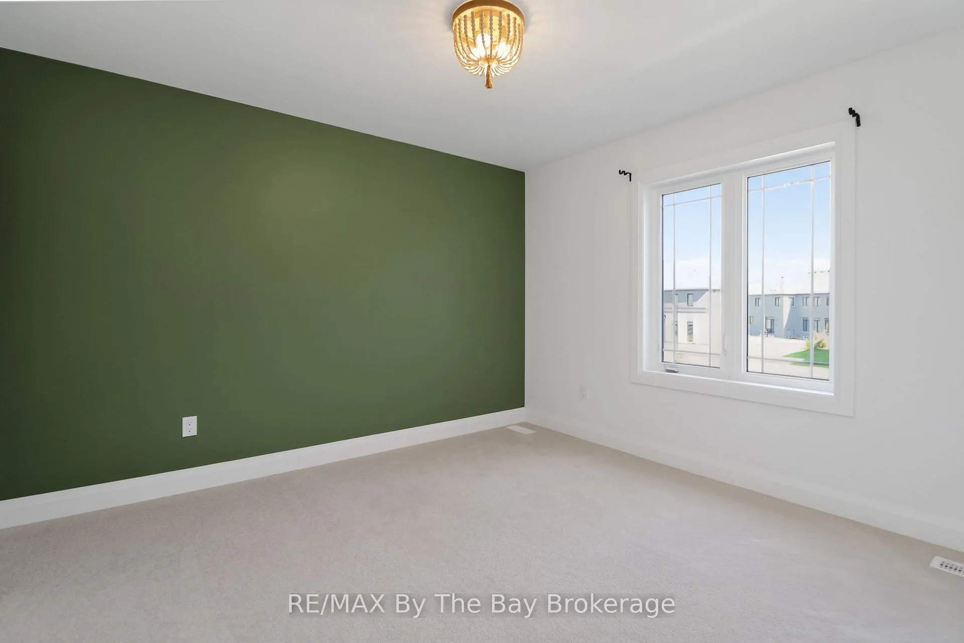 Photo 42 of 52 Amber Drive, Wasaga Beach — HOMEH