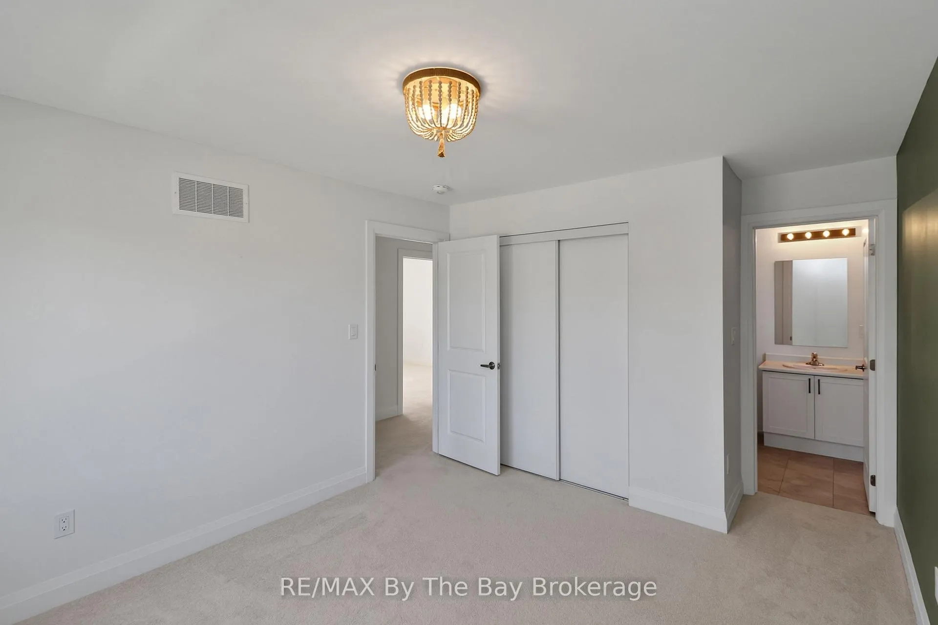 Photo 43 of 52 Amber Drive, Wasaga Beach — HOMEH