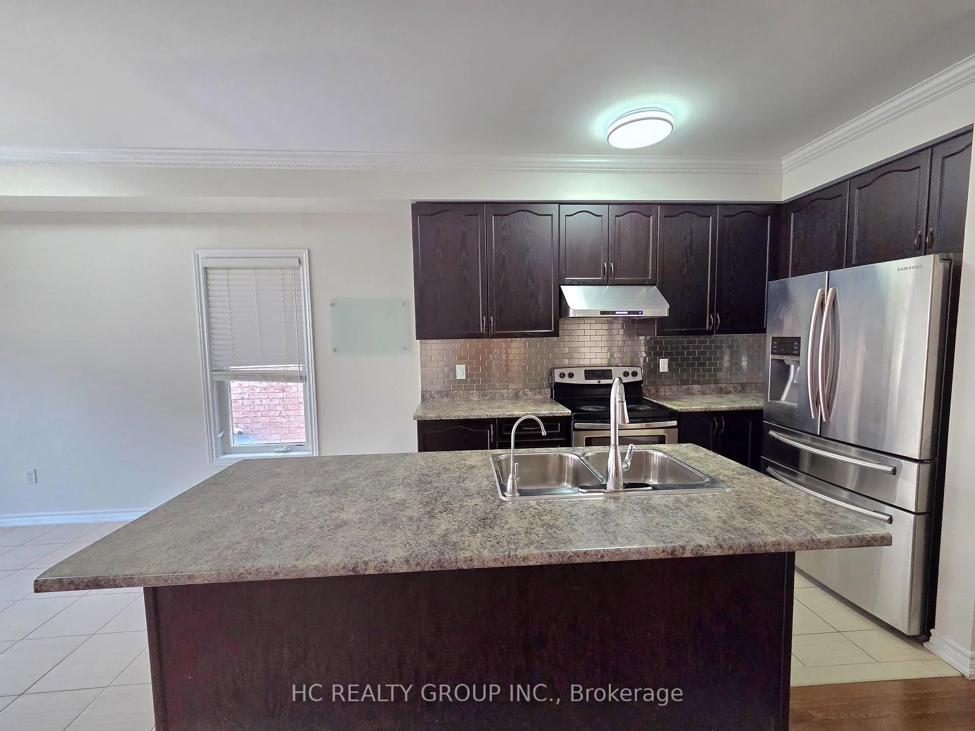 Photo 5 of 703 Hammersly Boulevard, Markham, Wismer — HOMEH