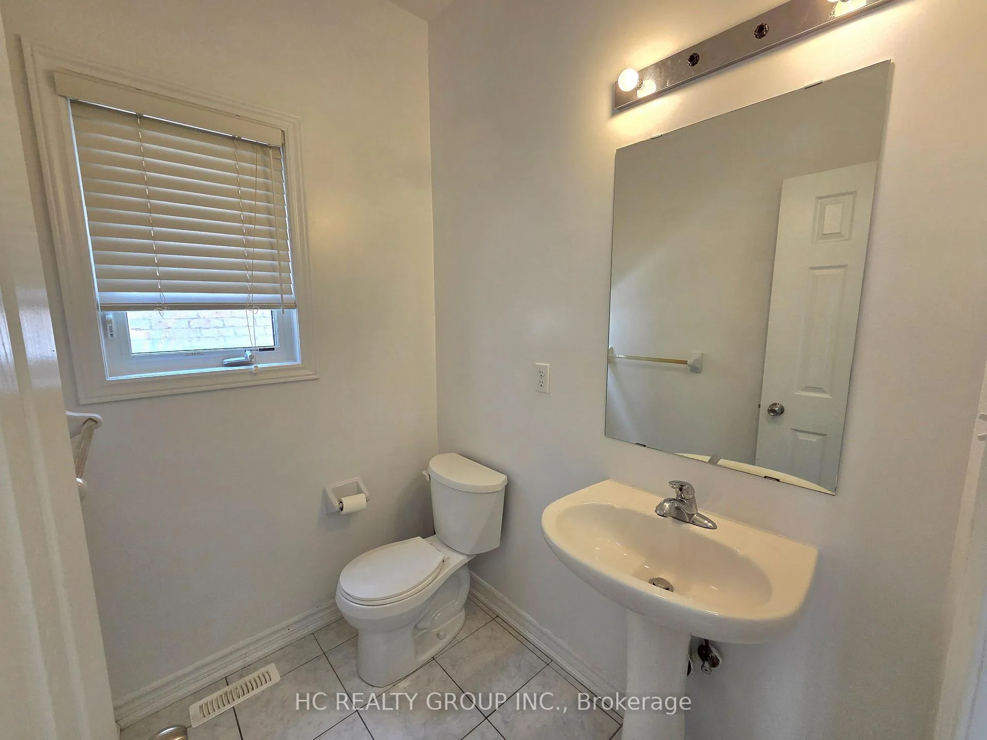 Photo 11 of 703 Hammersly Boulevard, Markham, Wismer — HOMEH