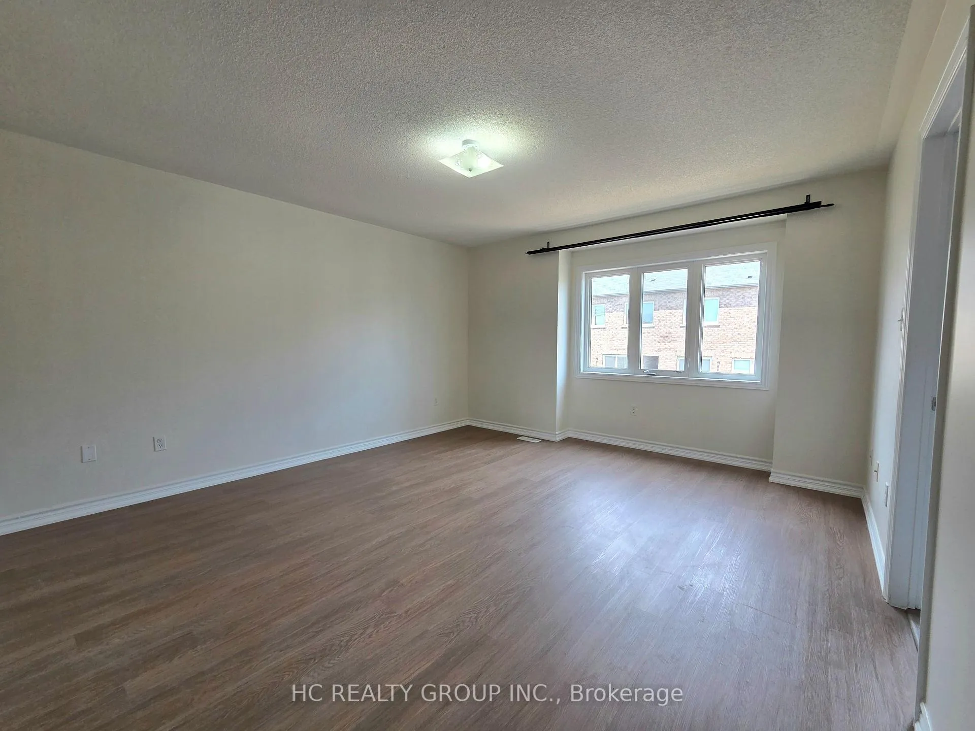 Photo 12 of 703 Hammersly Boulevard, Markham, Wismer — HOMEH