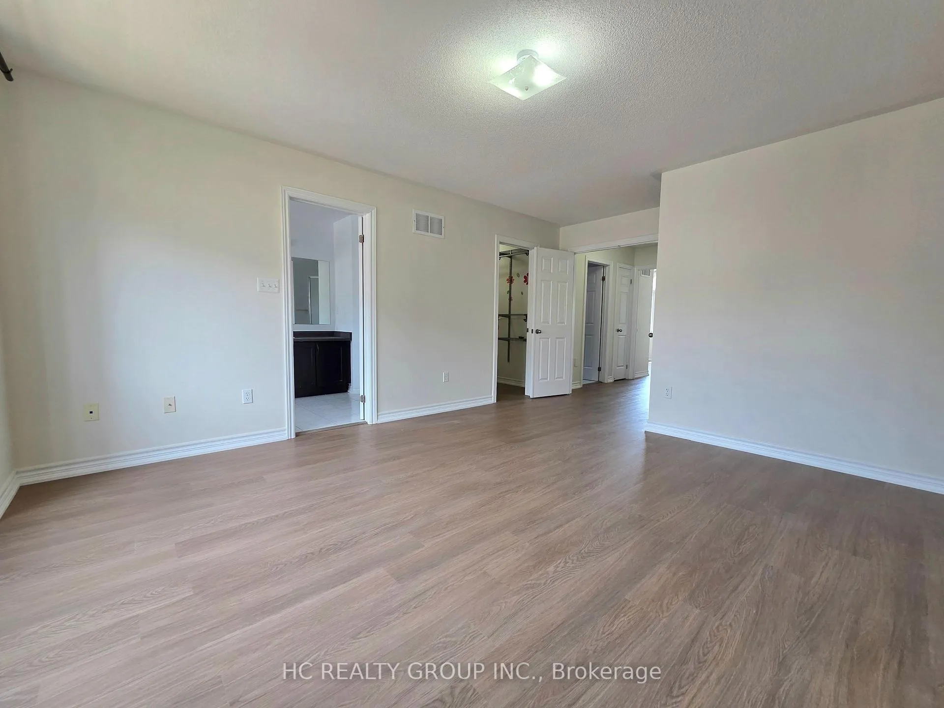 Photo 13 of 703 Hammersly Boulevard, Markham, Wismer — HOMEH