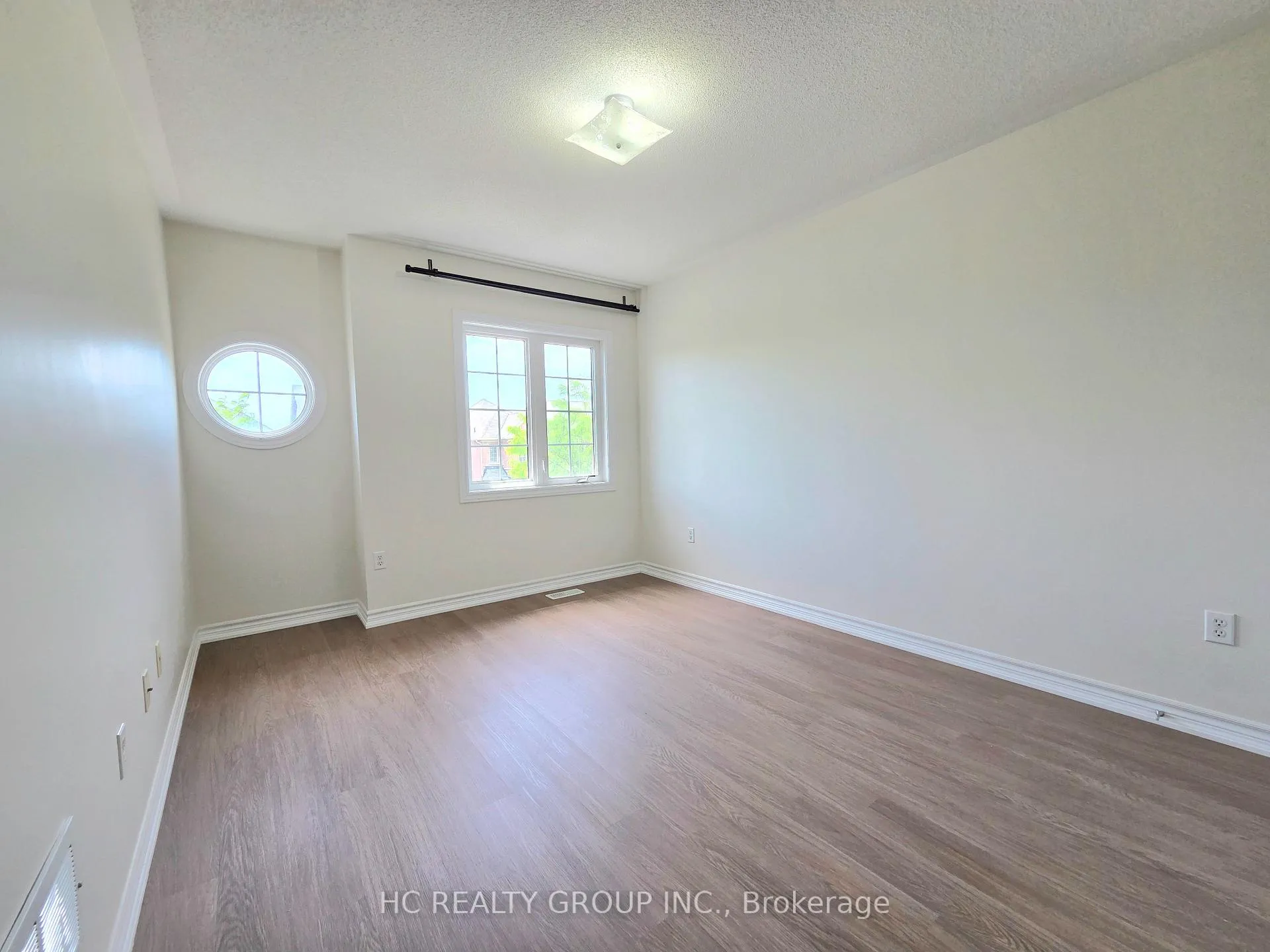 Photo 20 of 703 Hammersly Boulevard, Markham, Wismer — HOMEH