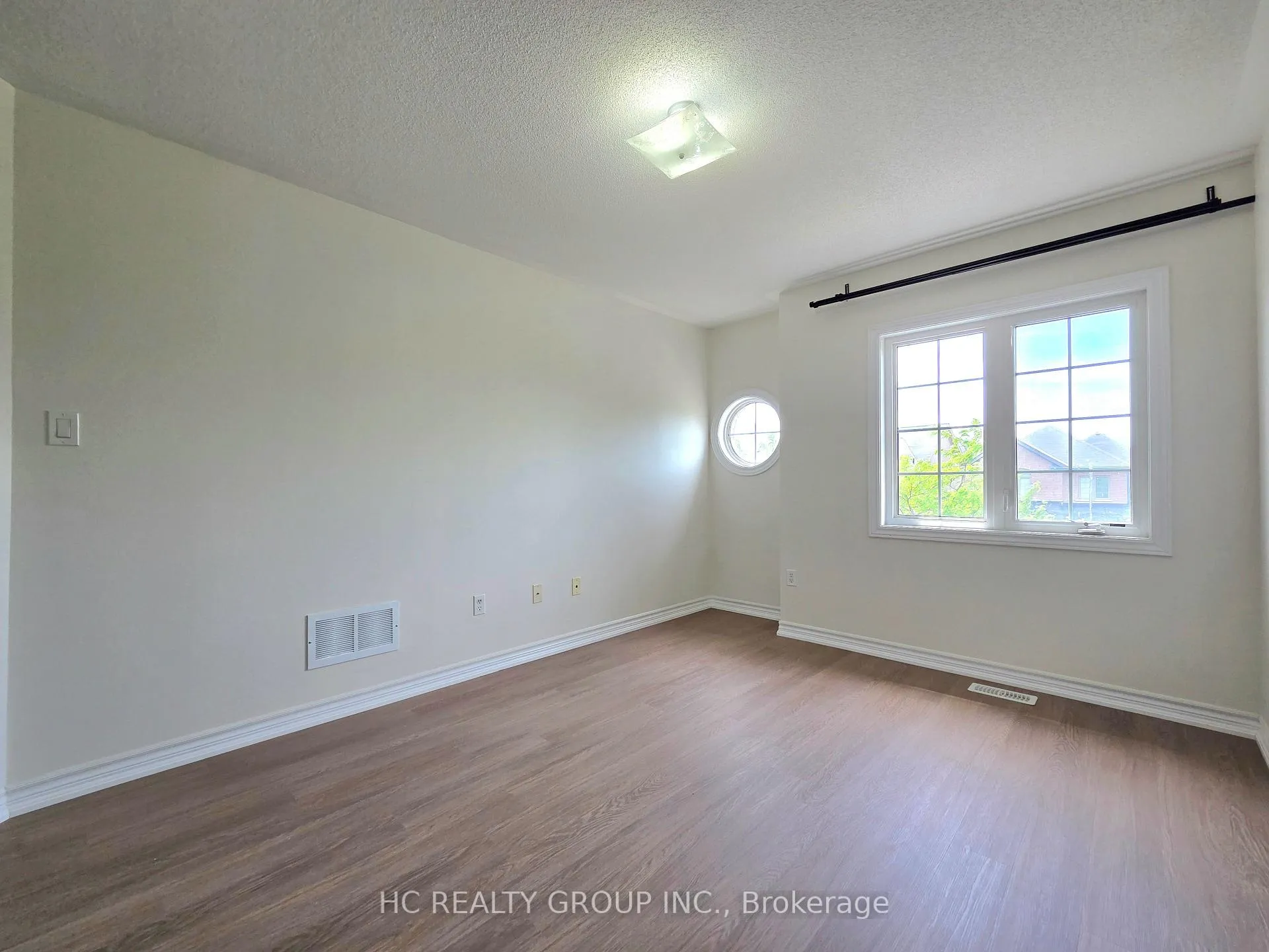 Photo 21 of 703 Hammersly Boulevard, Markham, Wismer — HOMEH