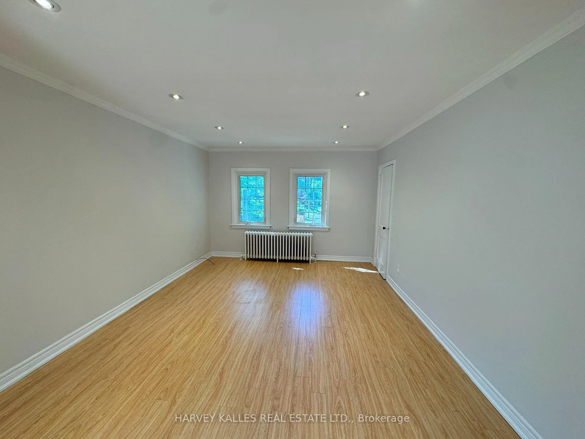 Photo 2 of Unit Upper, 38 Strathgowan Avenue, Toronto, Lawrence Park South — HOMEH