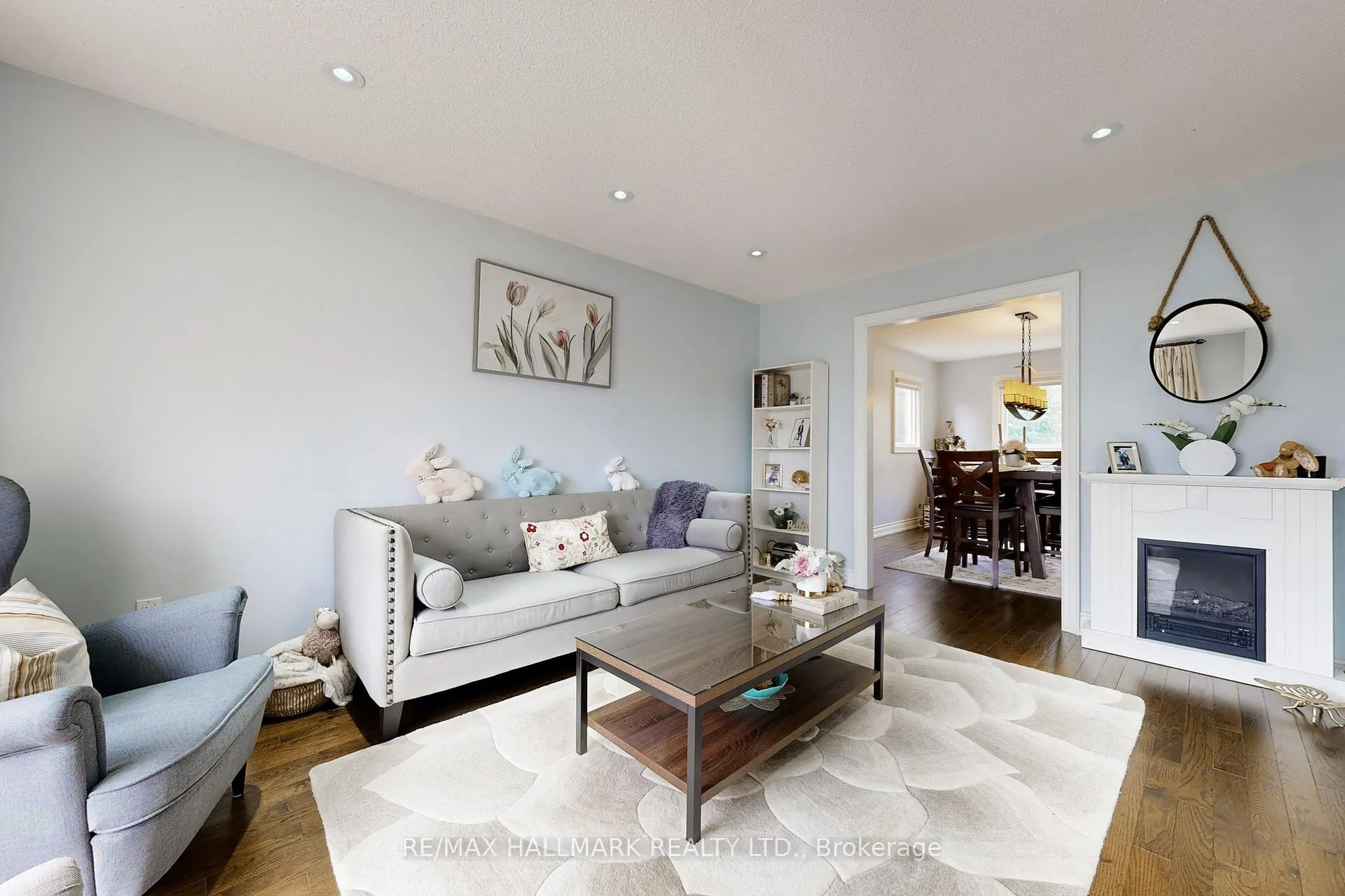 Photo 8 of 87 Autumn Way, Aurora, Aurora Heights — HOMEH