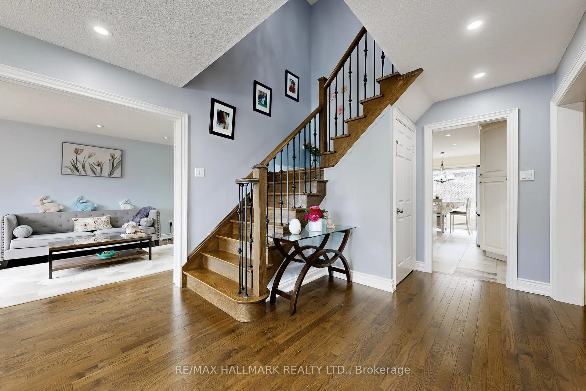 Photo 12 of 87 Autumn Way, Aurora, Aurora Heights — HOMEH