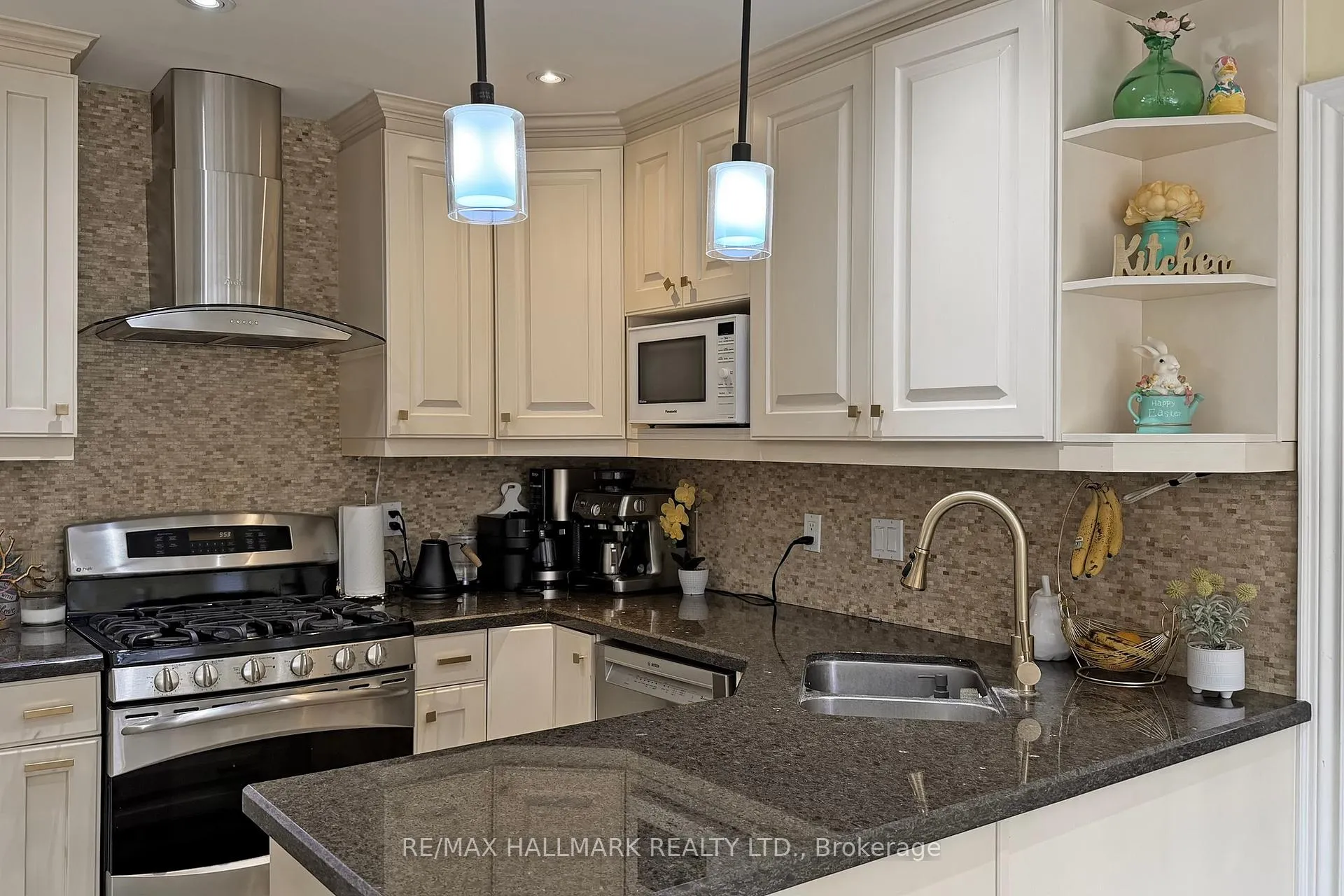 Photo 19 of 87 Autumn Way, Aurora, Aurora Heights — HOMEH