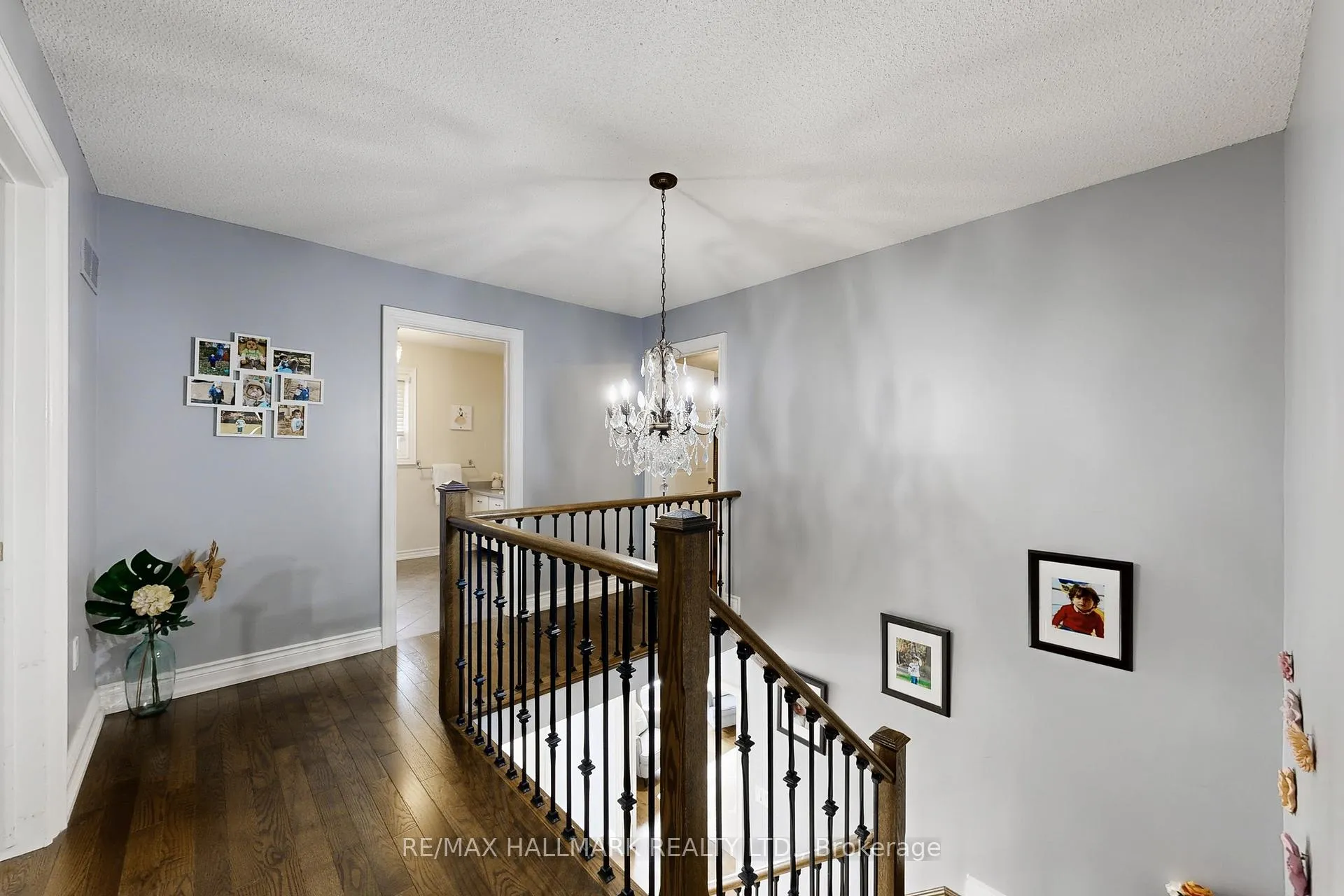 Photo 26 of 87 Autumn Way, Aurora, Aurora Heights — HOMEH