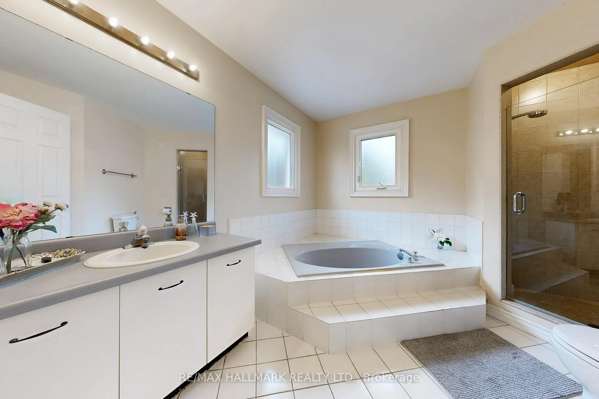 Photo 30 of 87 Autumn Way, Aurora, Aurora Heights — HOMEH