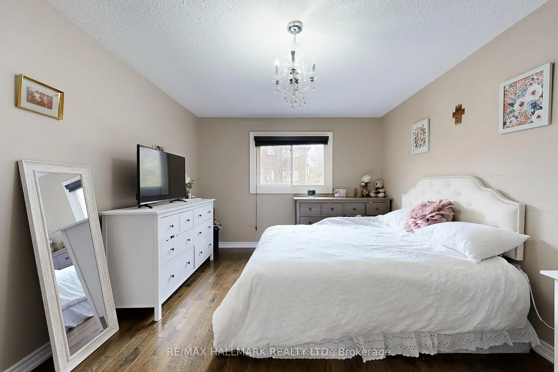 Photo 31 of 87 Autumn Way, Aurora, Aurora Heights — HOMEH