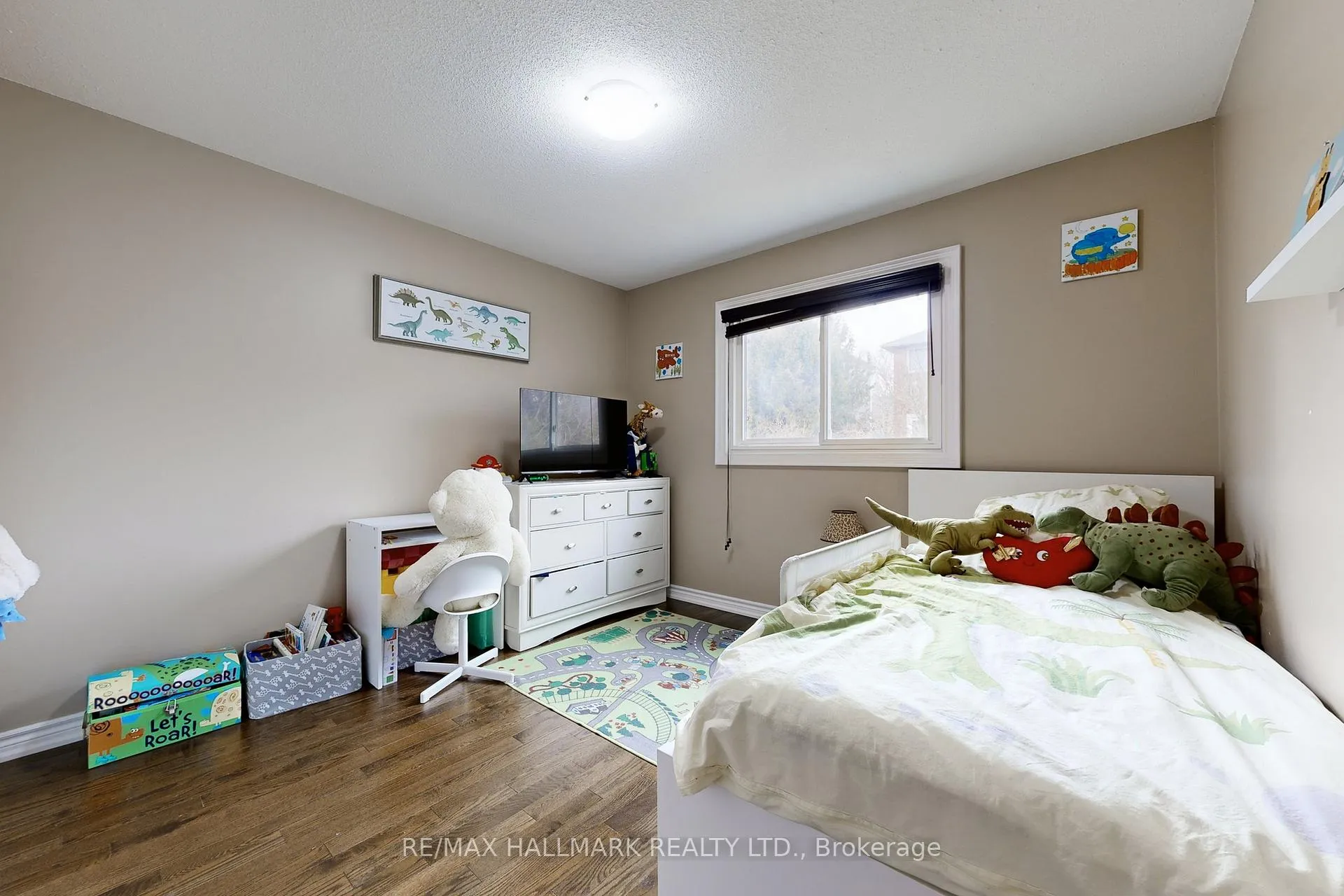Photo 32 of 87 Autumn Way, Aurora, Aurora Heights — HOMEH