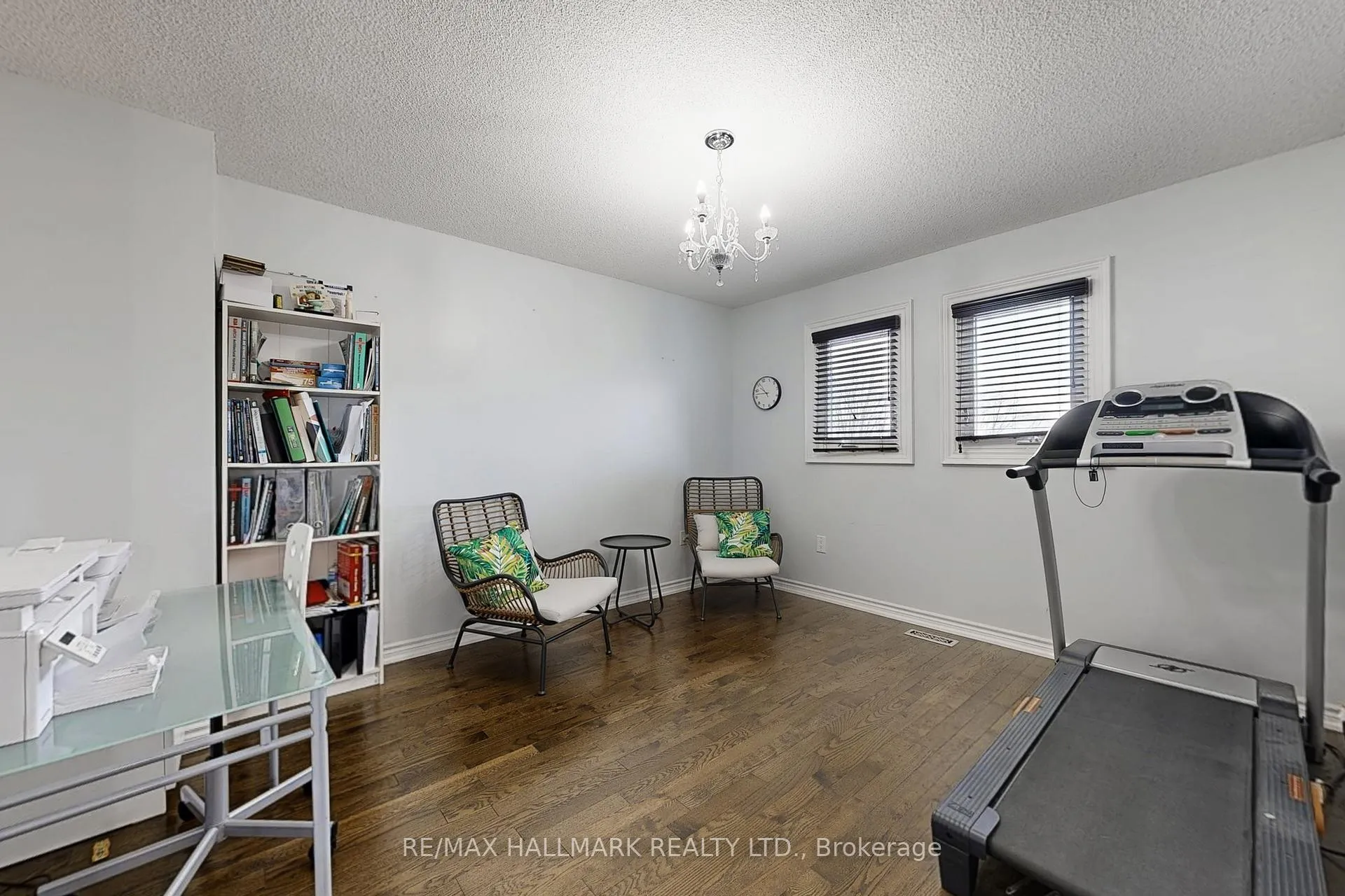 Photo 33 of 87 Autumn Way, Aurora, Aurora Heights — HOMEH