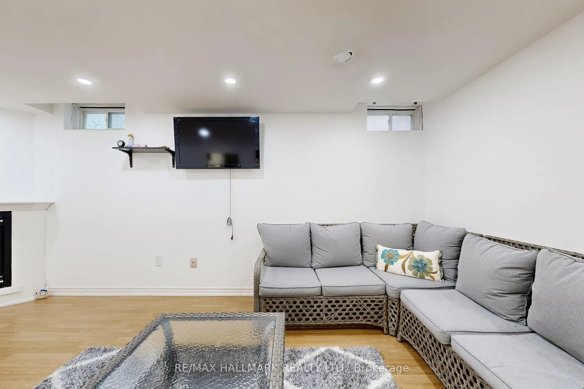 Photo 36 of 87 Autumn Way, Aurora, Aurora Heights — HOMEH