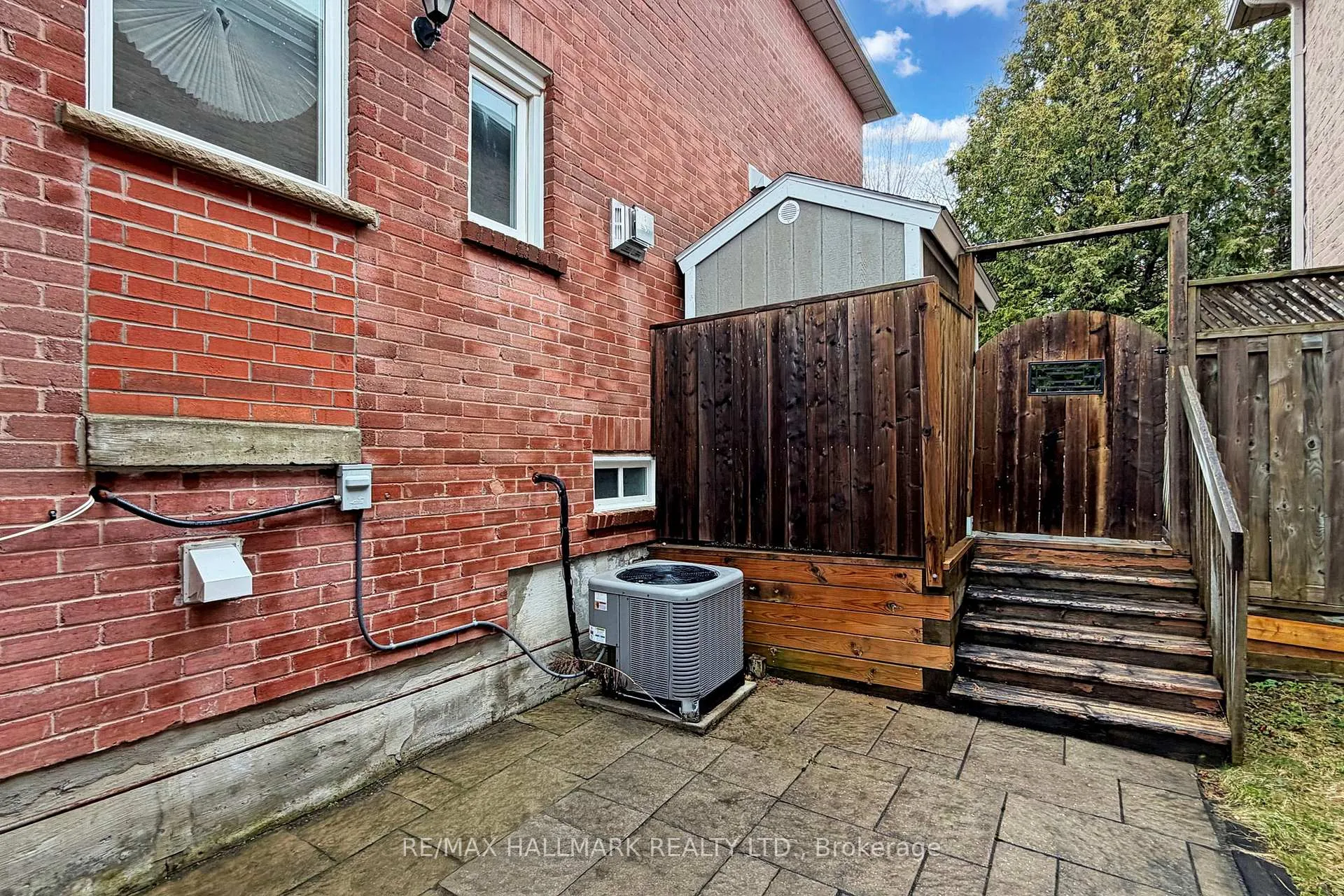Photo 47 of 87 Autumn Way, Aurora, Aurora Heights — HOMEH