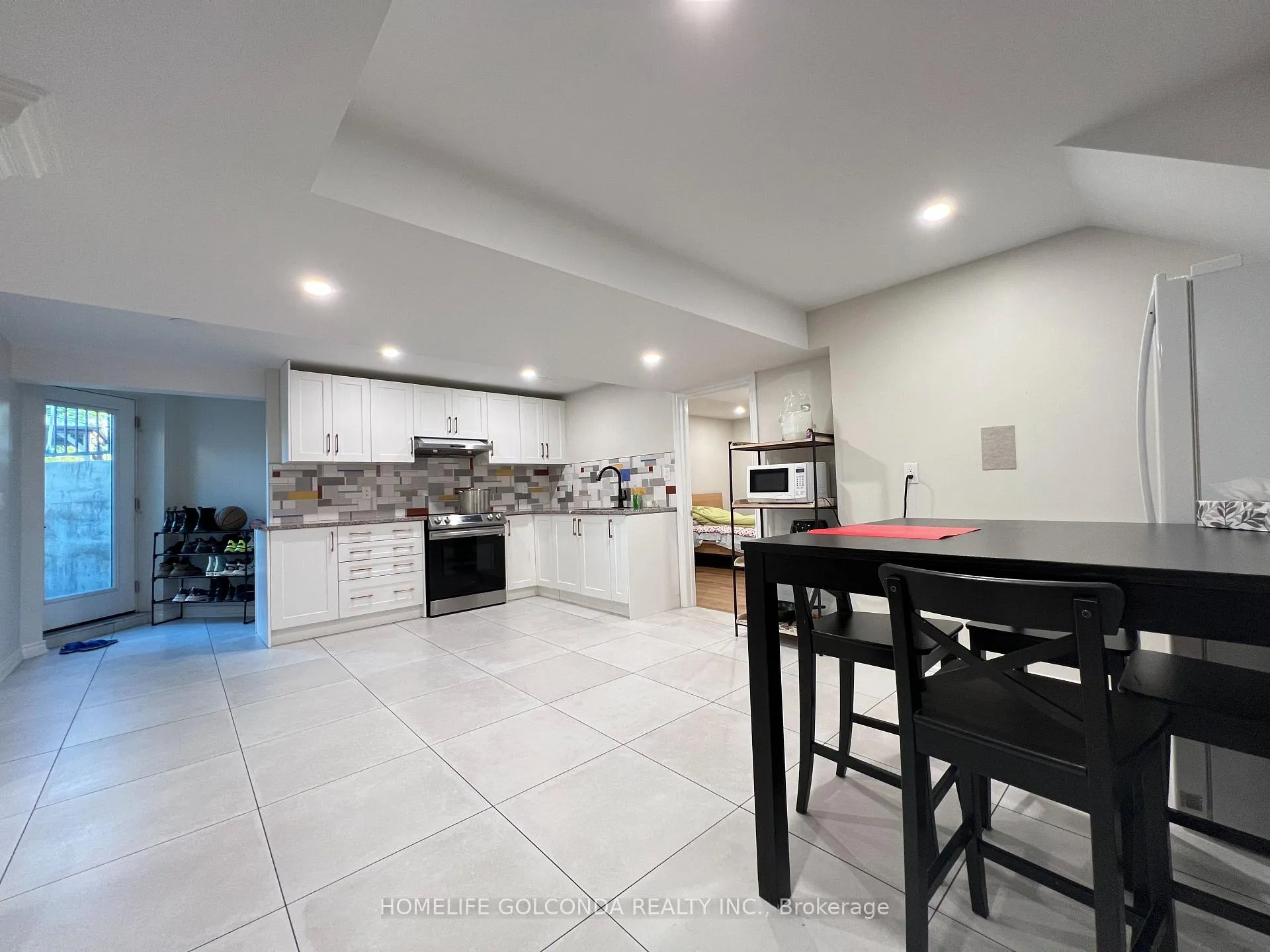 Front of Unit Basement, 5244 Creditview Road