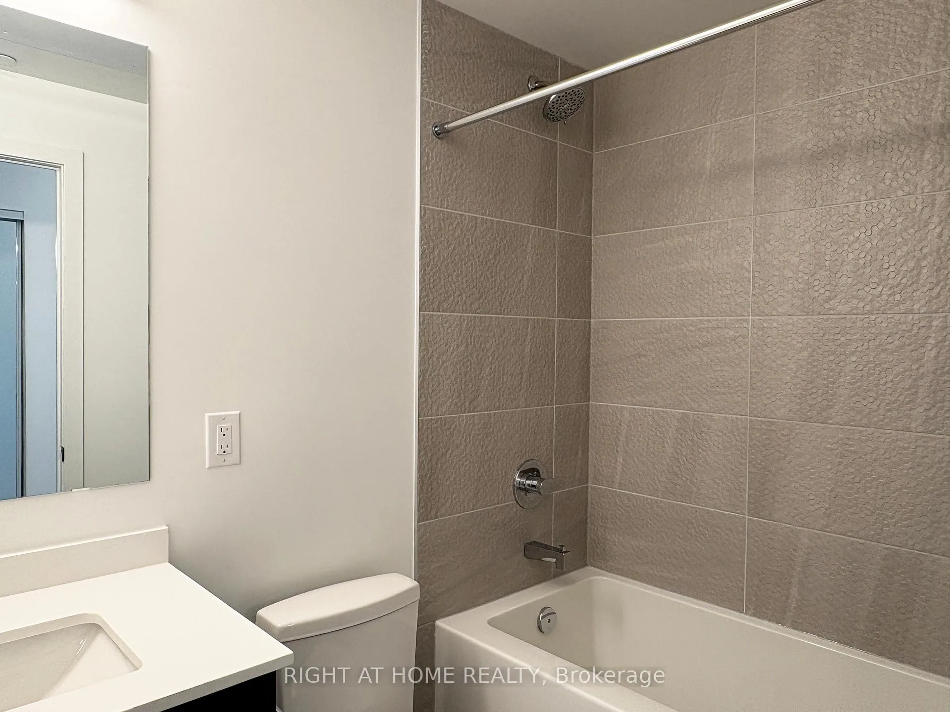 Photo 11 of Unit A-1011, 9763 Markham Road, Markham, Greensborough — HOMEH