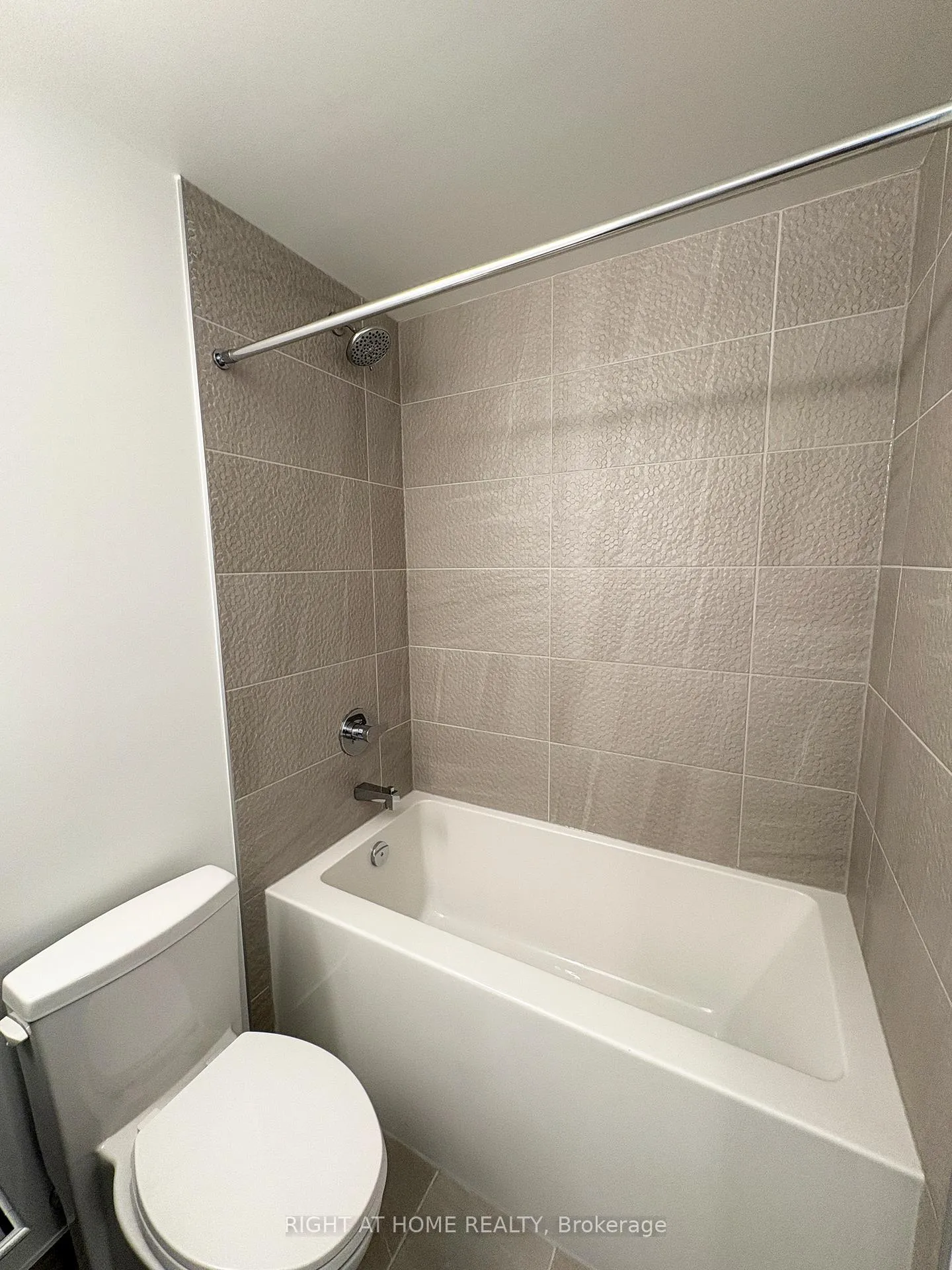Photo 12 of Unit A-1011, 9763 Markham Road, Markham, Greensborough — HOMEH