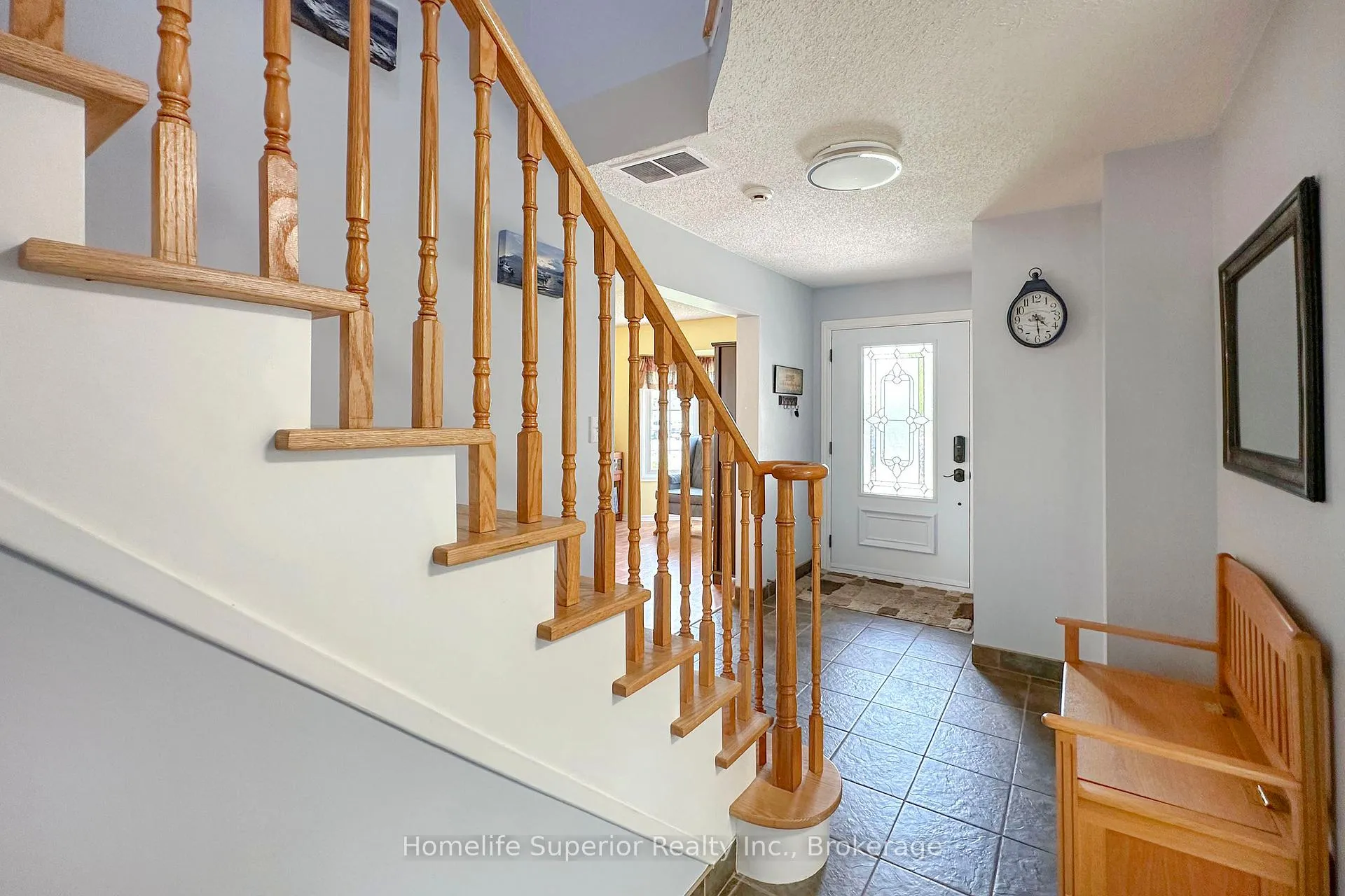 Photo 4 of 122 Sandringham Drive, Clarington, Courtice — HOMEH