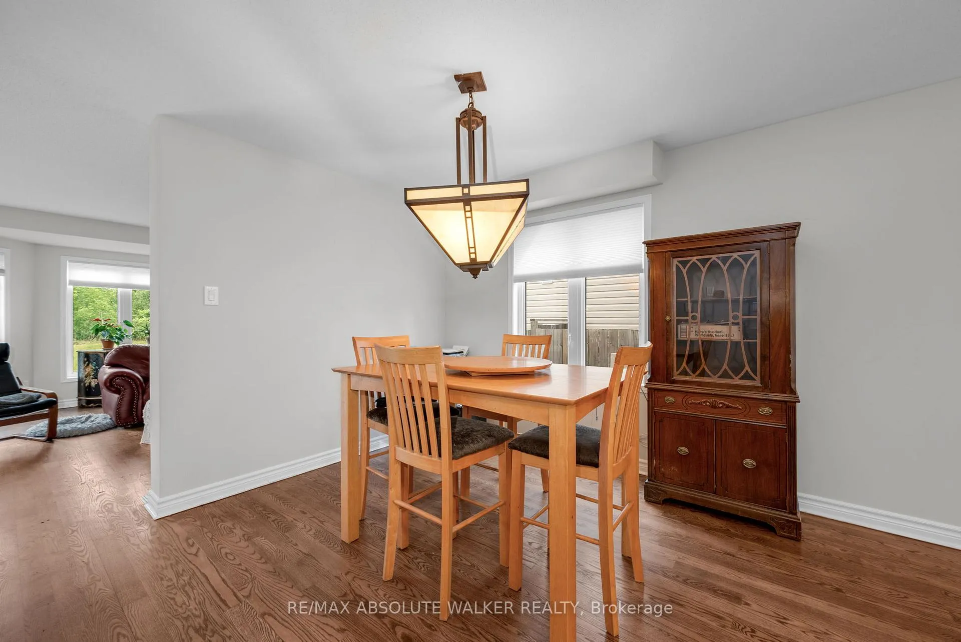 Photo 7 of 2351 Glandriel Crescent, Ottawa, Springridge/East Village — HOMEH
