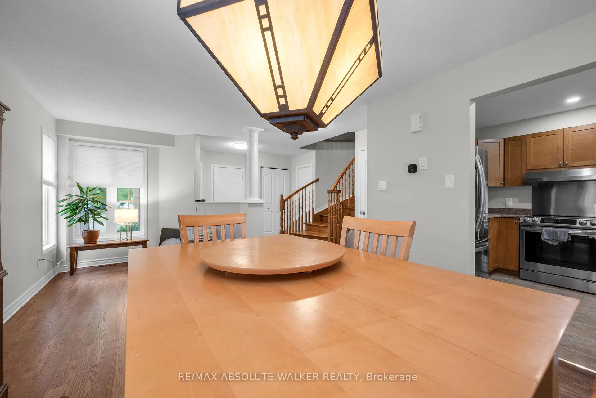 Photo 8 of 2351 Glandriel Crescent, Ottawa, Springridge/East Village — HOMEH