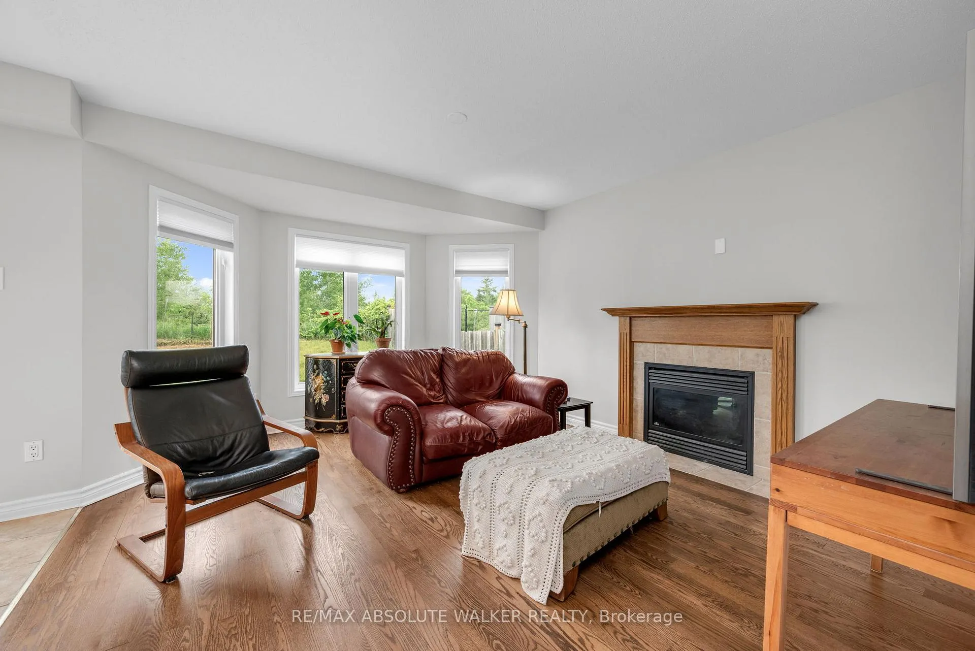 Photo 9 of 2351 Glandriel Crescent, Ottawa, Springridge/East Village — HOMEH