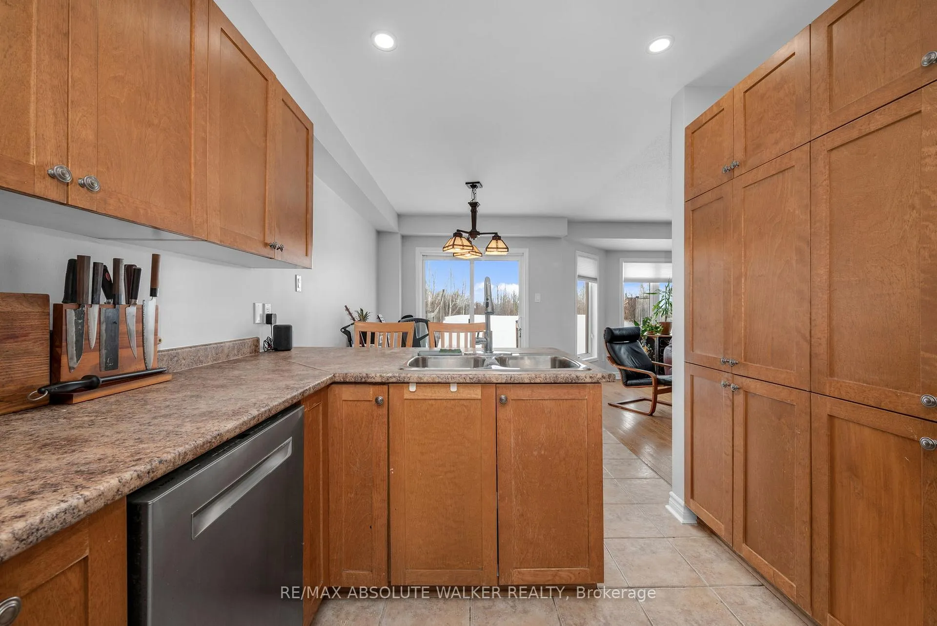 Photo 15 of 2351 Glandriel Crescent, Ottawa, Springridge/East Village — HOMEH