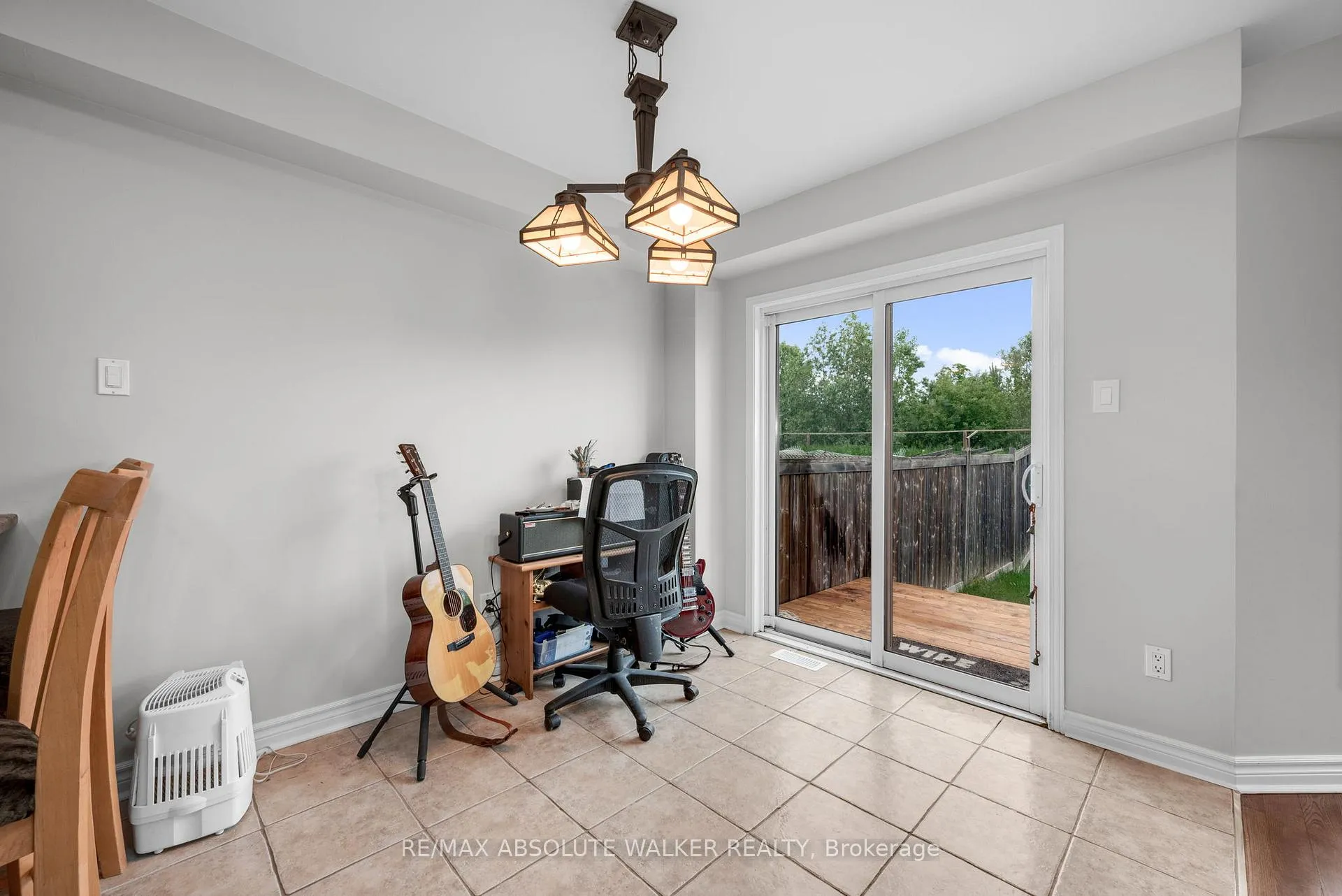 Photo 16 of 2351 Glandriel Crescent, Ottawa, Springridge/East Village — HOMEH