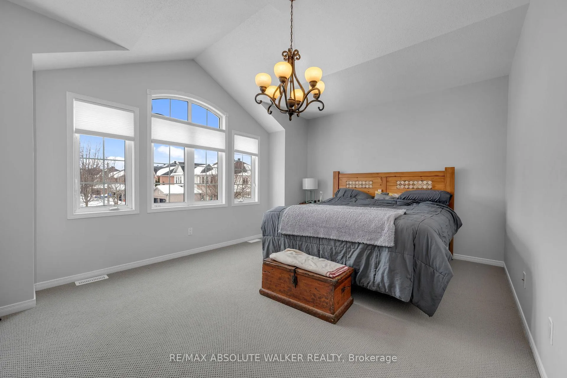 Photo 20 of 2351 Glandriel Crescent, Ottawa, Springridge/East Village — HOMEH