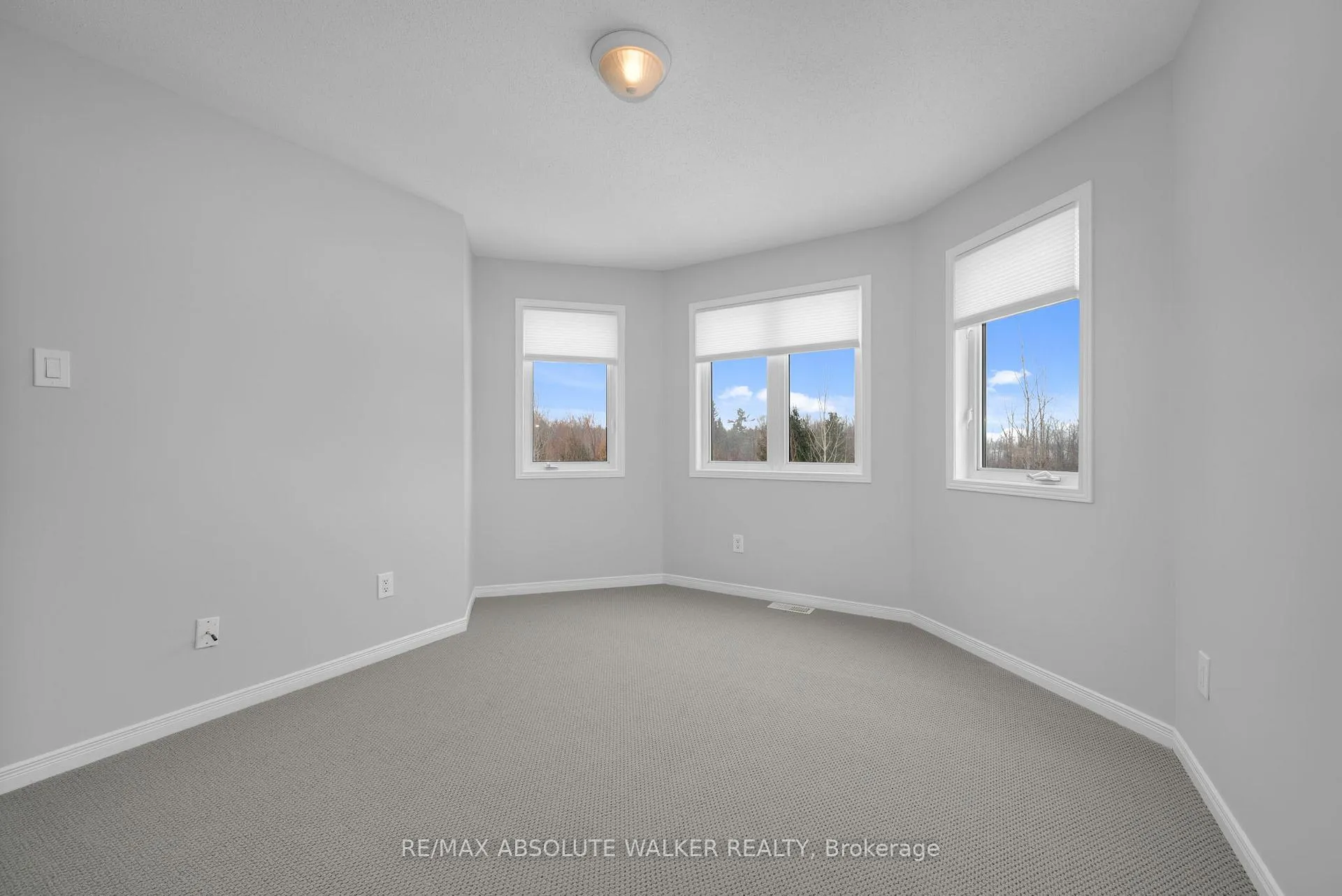 Photo 30 of 2351 Glandriel Crescent, Ottawa, Springridge/East Village — HOMEH