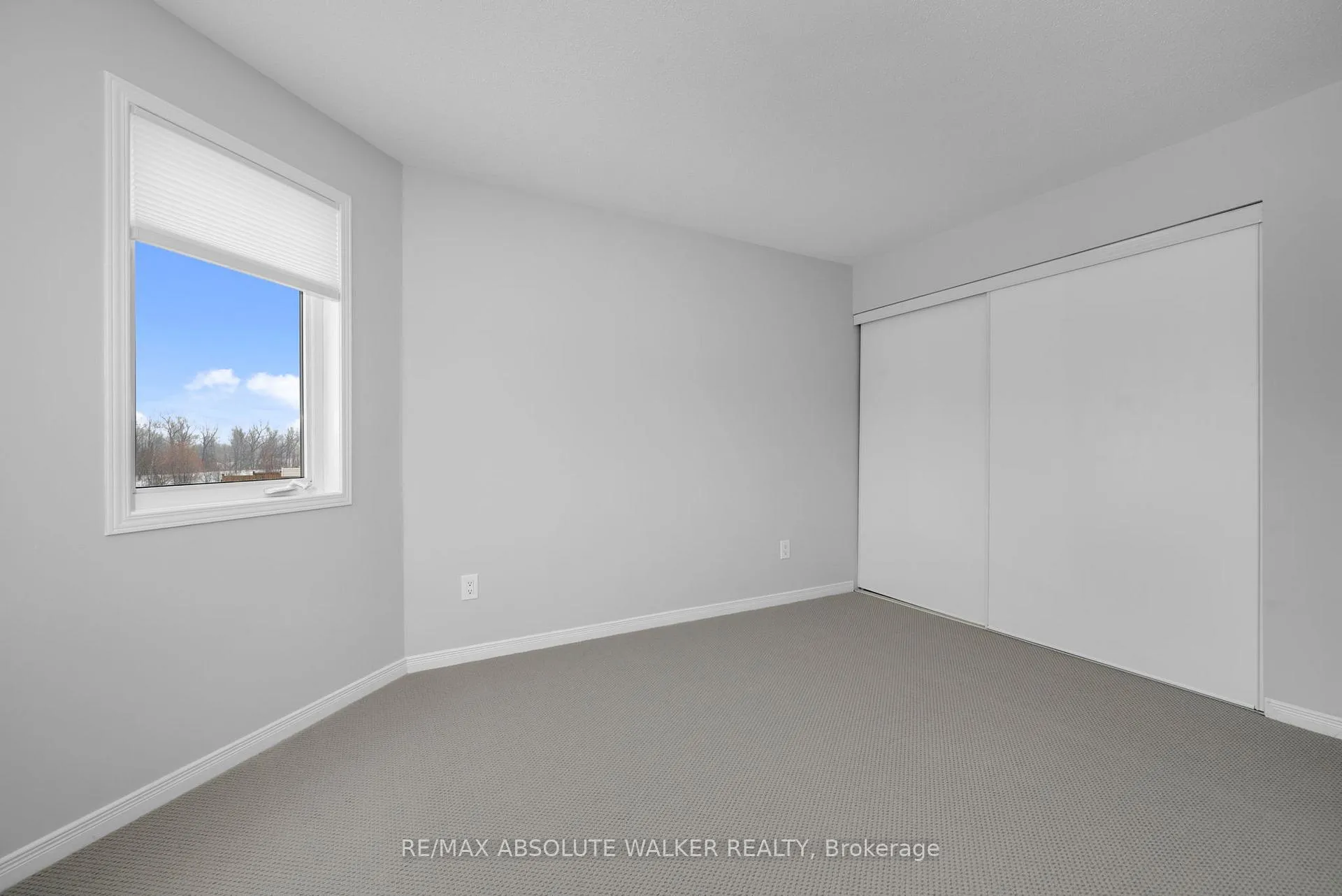 Photo 32 of 2351 Glandriel Crescent, Ottawa, Springridge/East Village — HOMEH