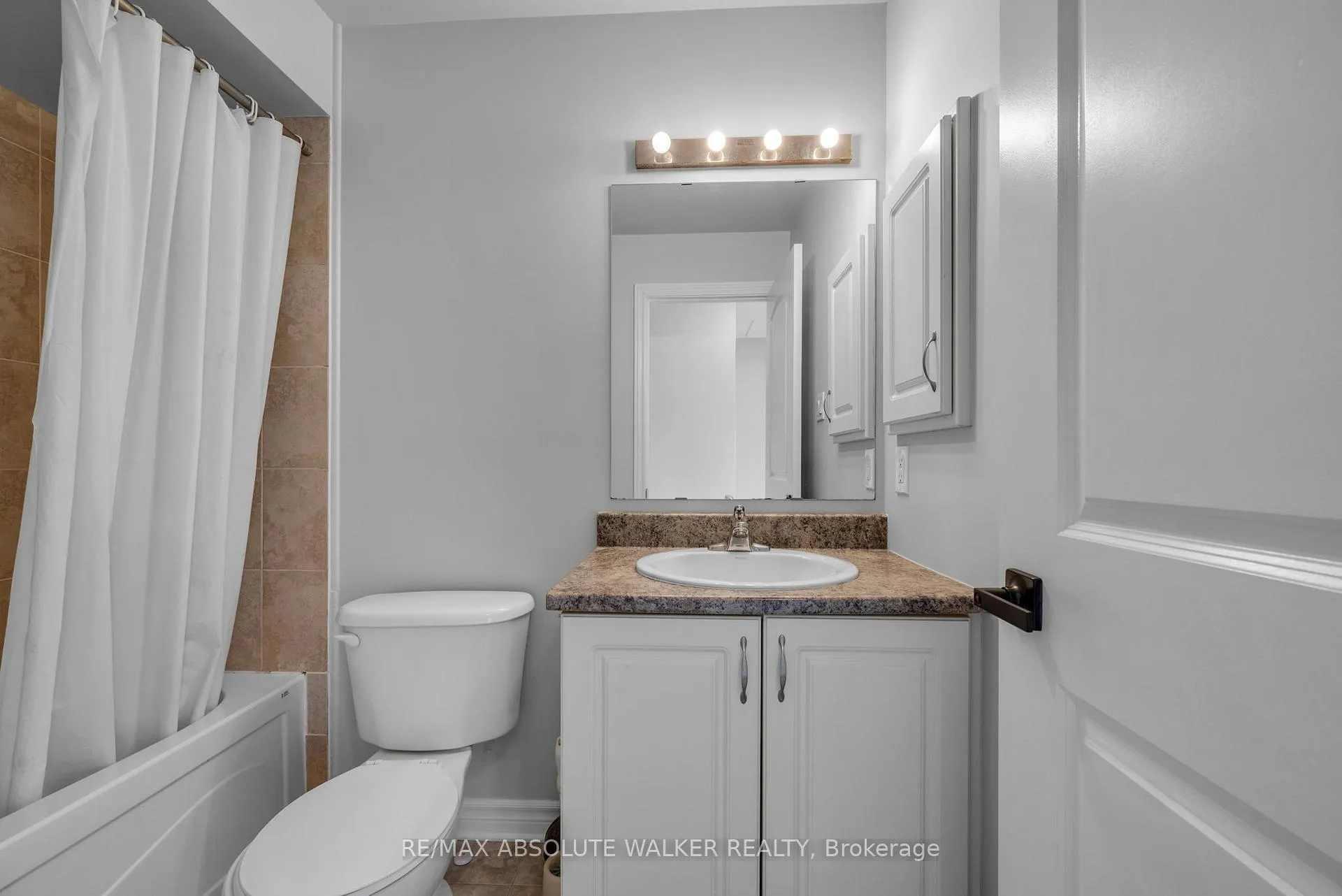 Photo 35 of 2351 Glandriel Crescent, Ottawa, Springridge/East Village — HOMEH